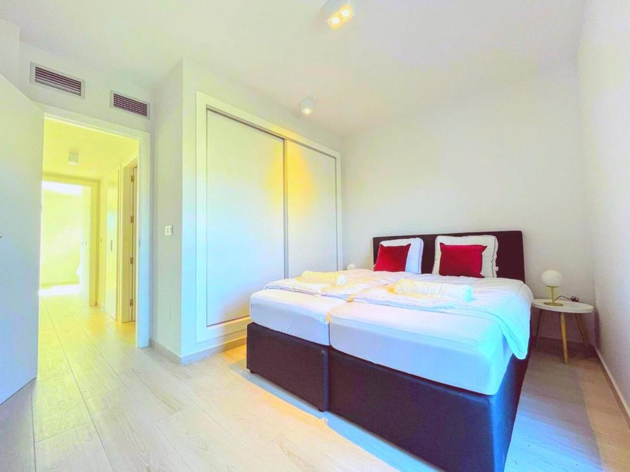 Spacious new apartment in Villamartin for 4 guests