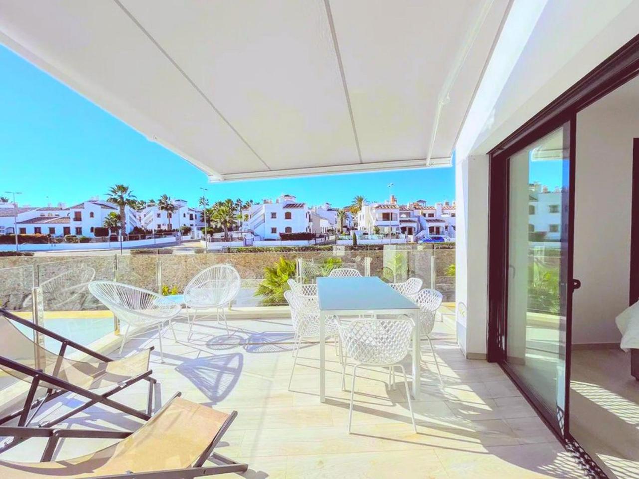 Spacious new apartment in Villamartin for 4 guests