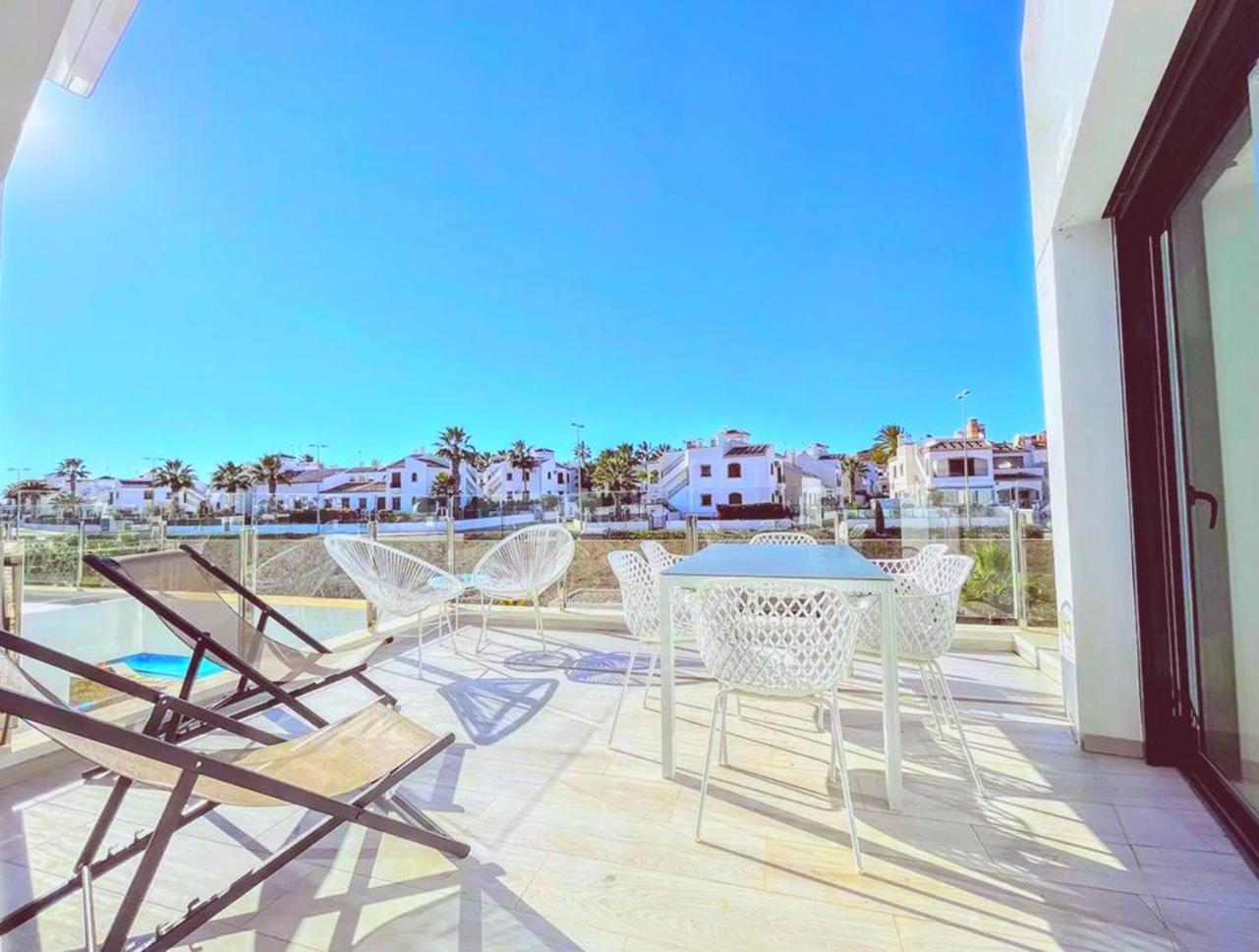 Spacious new apartment in Villamartin for 4 guests