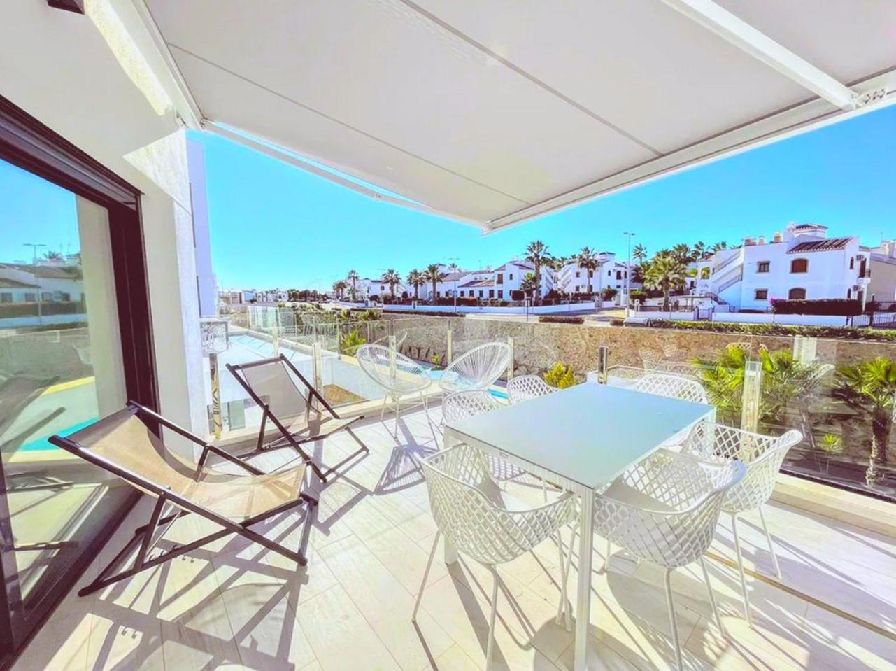 Spacious new apartment in Villamartin for 4 guests