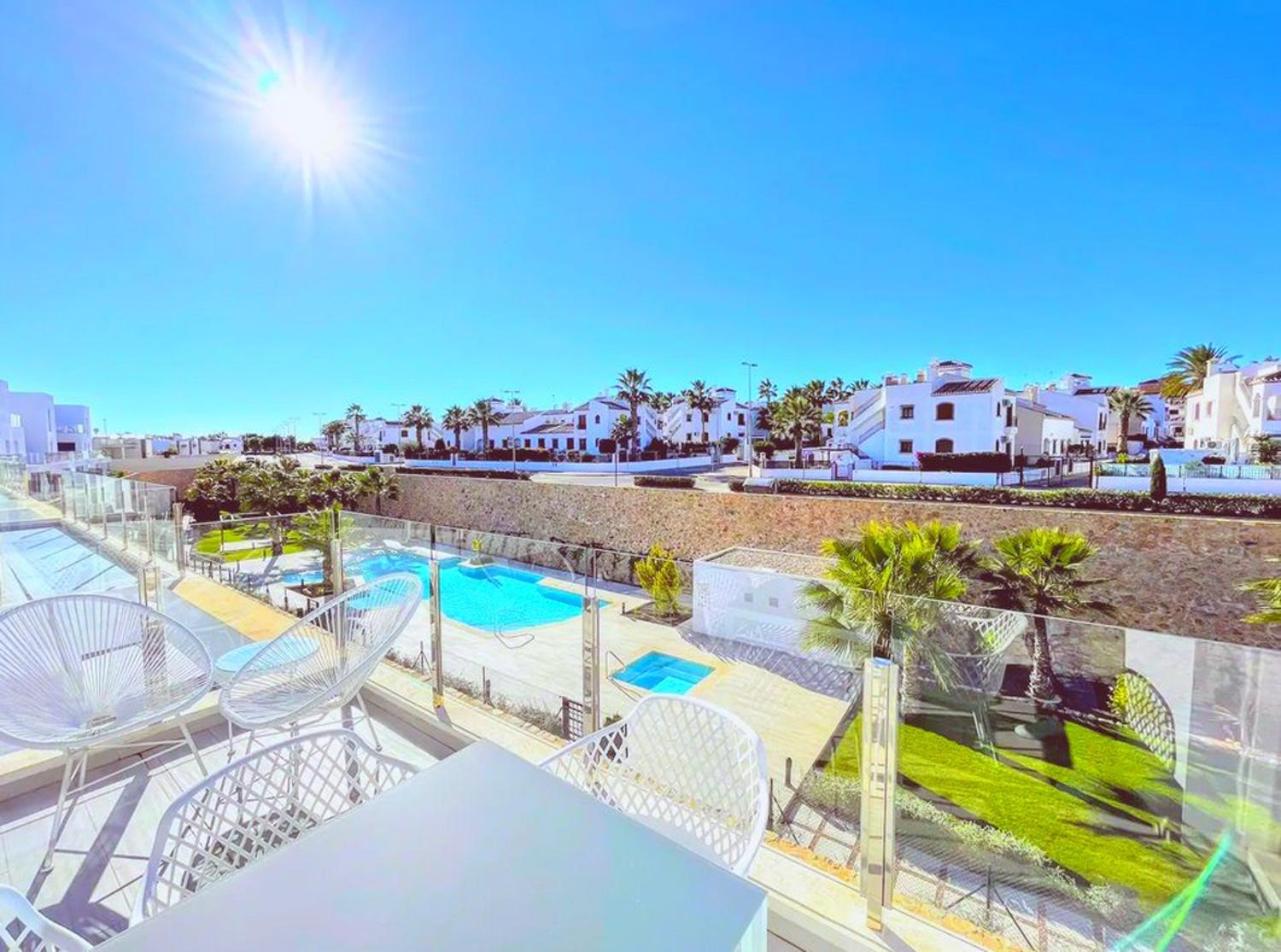 Spacious new apartment in Villamartin for 4 guests
