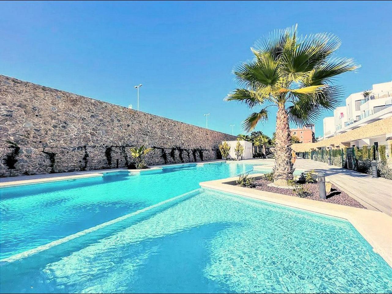 Spacious new apartment in Villamartin for 4 guests