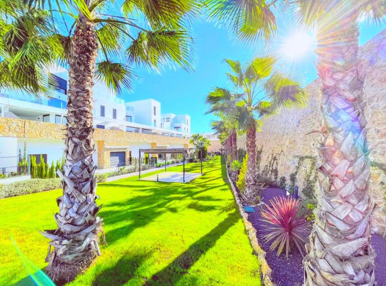 Spacious new apartment in Villamartin for 4 guests