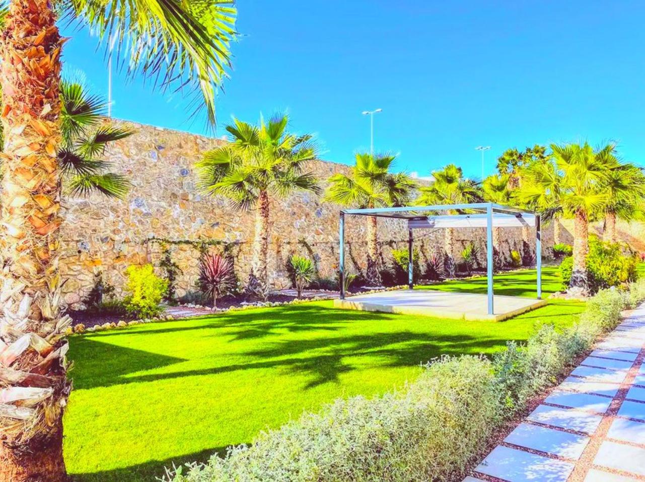Spacious new apartment in Villamartin for 4 guests