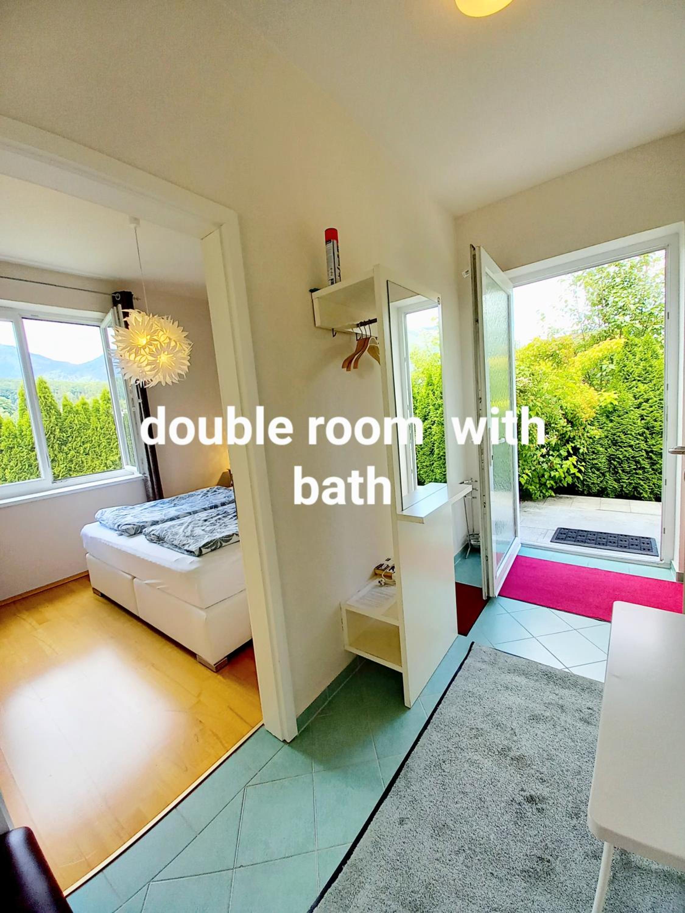 FLORES, Ferienhaus oder Doppelzimmer, im Grünen, 5 Gehminuten ins Zentrum, Parkplatz, zero emissions