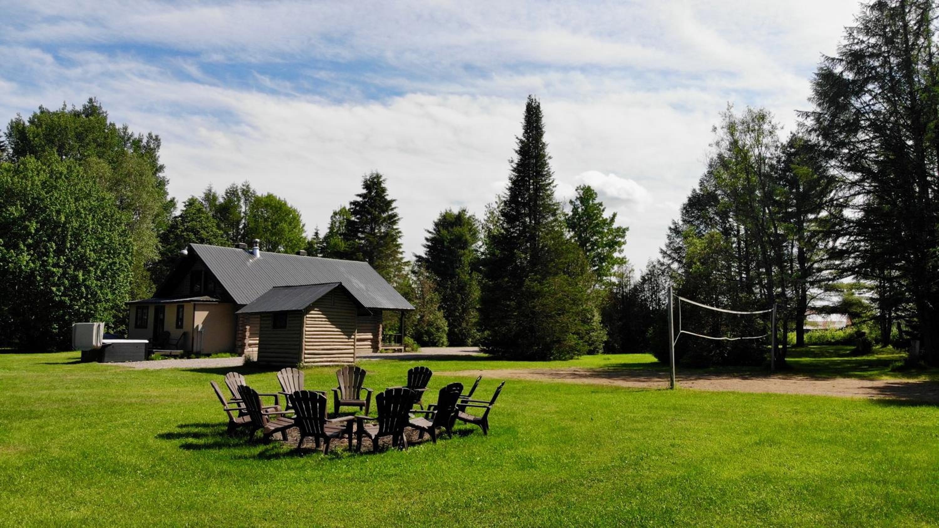 Les Chalets Tourisma - Chalet en bois rond avec spa - Chalet du 4e