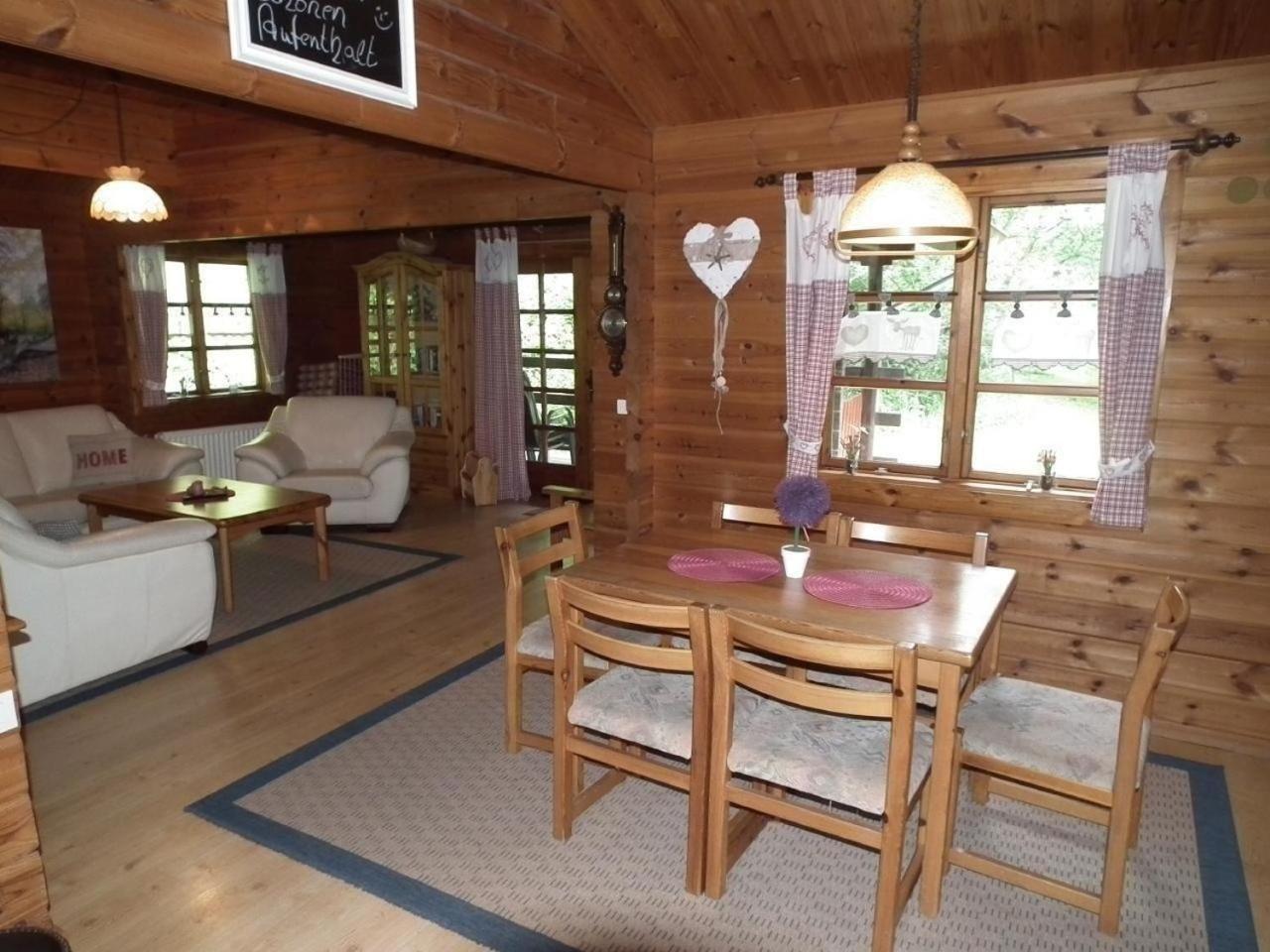 Wunderschönes Ferienhaus Am Waldrand