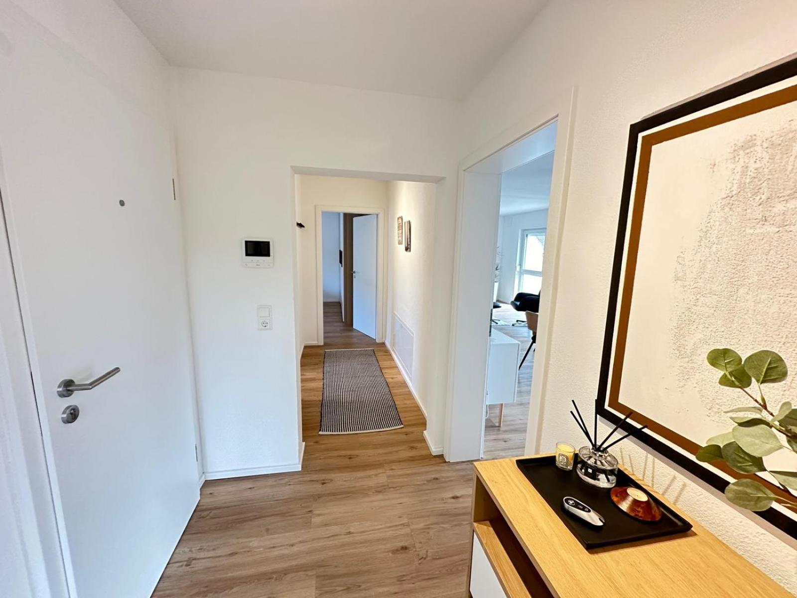 Modernes 2-Schlafzimmer Business EG Wohnung in Ehningen, IBM, Mercedes-Benz Sindelfingen, S-Bahn und A81 mit Parkplatz