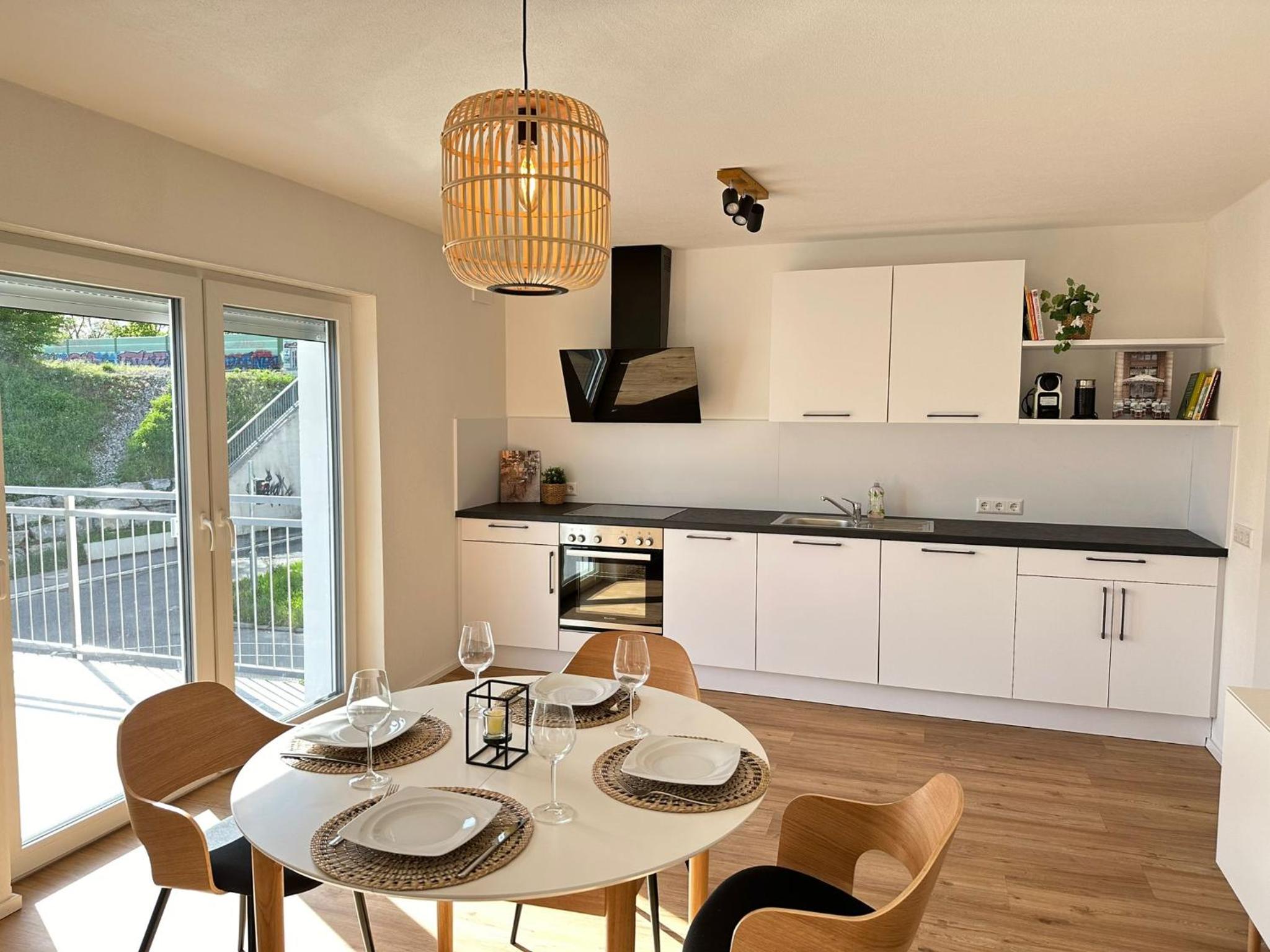 Modernes 2-Schlafzimmer Business EG Wohnung in Ehningen, IBM, Mercedes-Benz Sindelfingen, S-Bahn und A81 mit Parkplatz