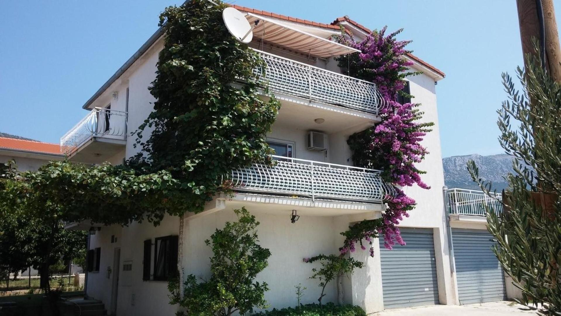 Gemütliches Ferienhaus mit großer Terrasse