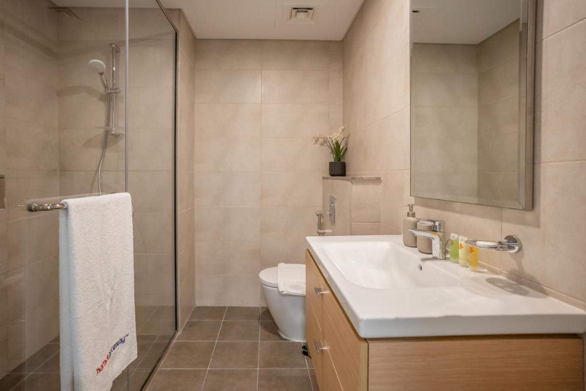 Homesgetaway - Elegant 2BRApt In Navitas A Damac Hills 2
