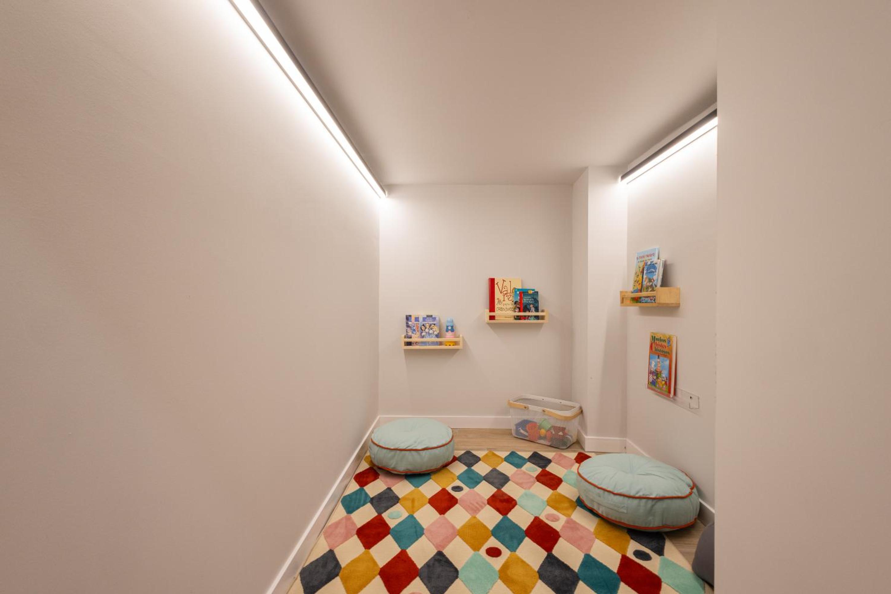 FLORIT FLATS - Trafalgar Arts & Port Suites