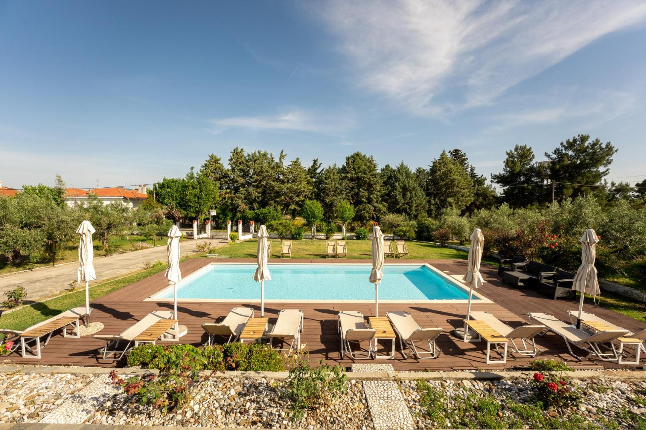 Kalisun Pool House by Georgalas