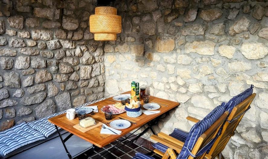 Old town STONE HOUSE OASIS