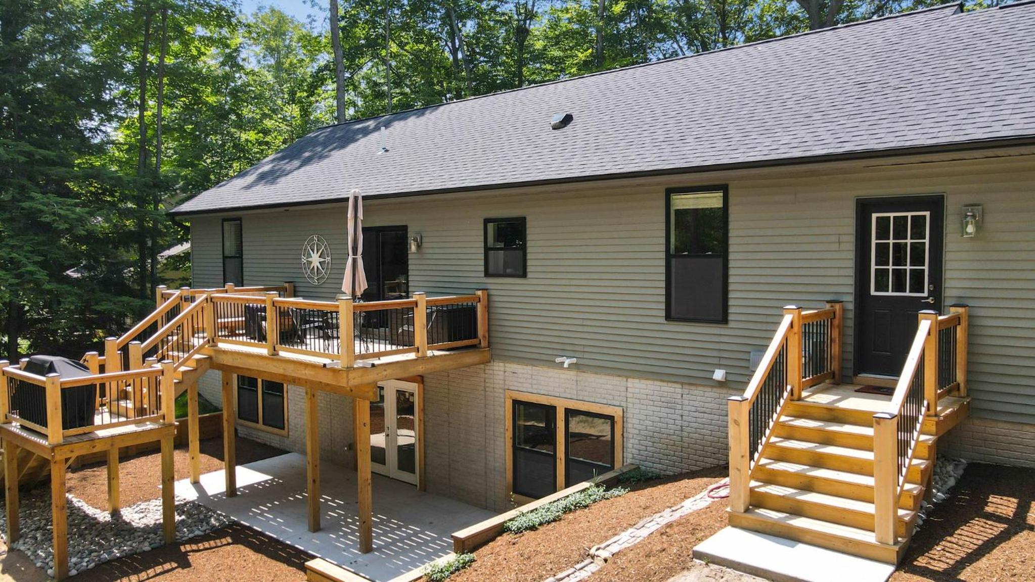 Lazy Bear Inn