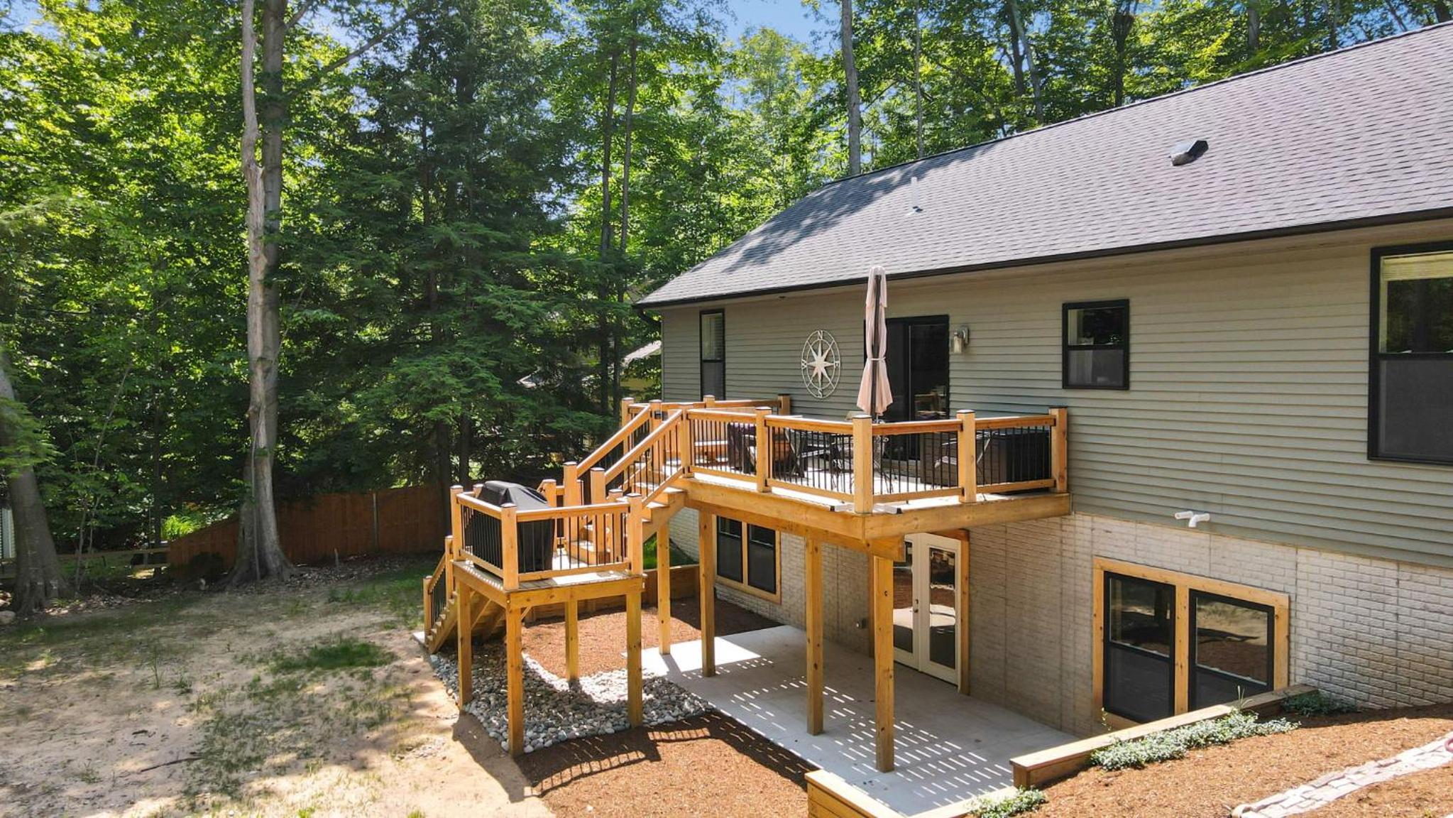 Lazy Bear Inn