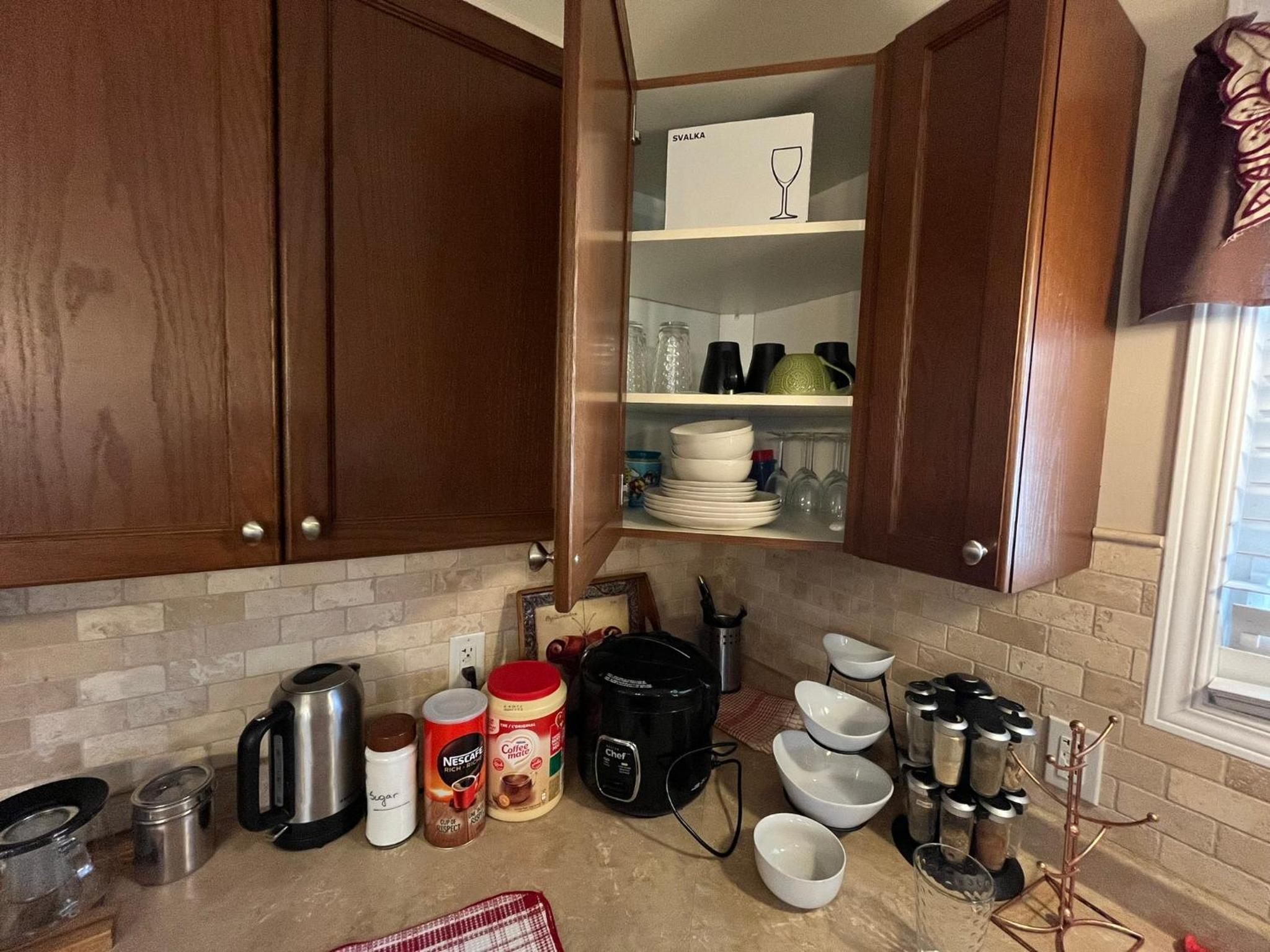 Spacious and Charming Bungalow Retreat (Close to Many Amenities)