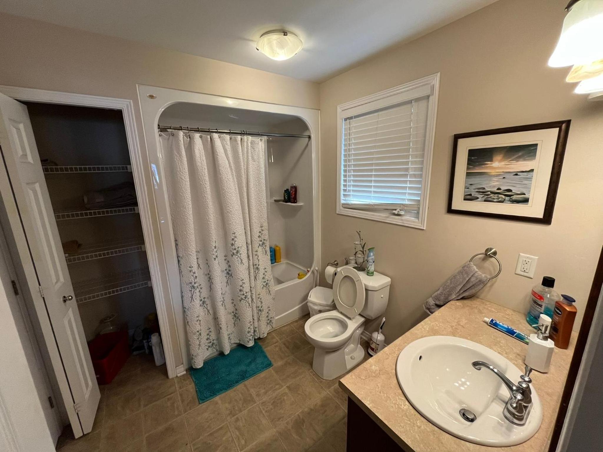 Spacious and Charming Bungalow Retreat (Close to Many Amenities)