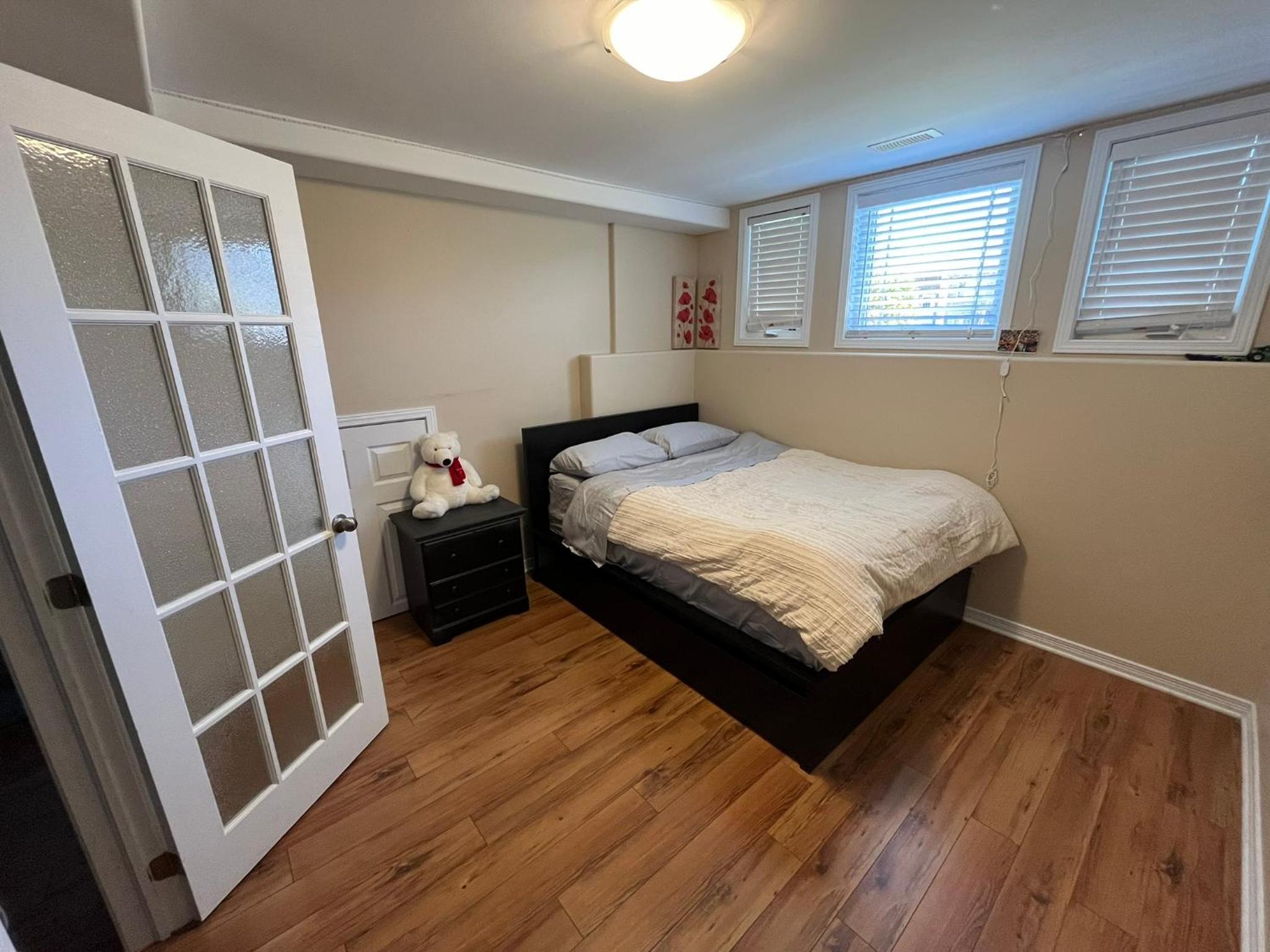 Spacious and Charming Bungalow Retreat (Close to Many Amenities)