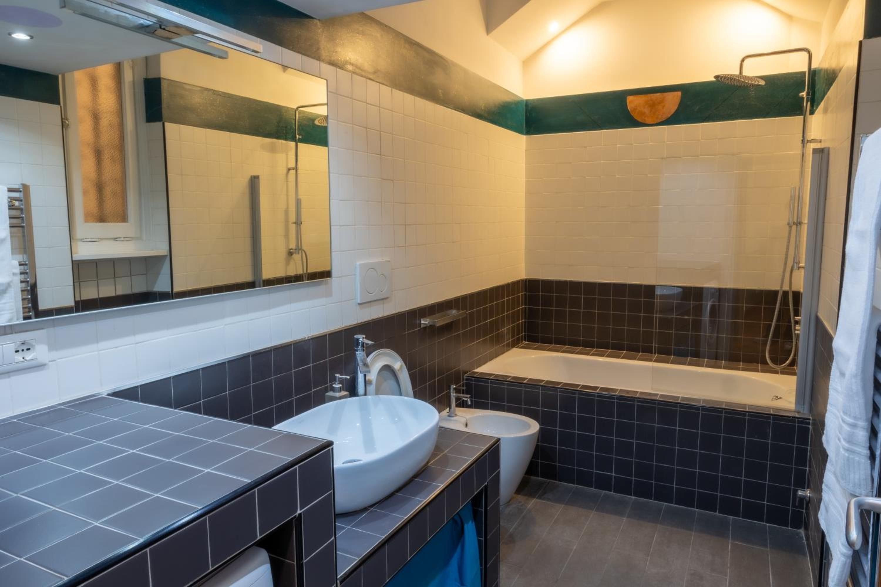 Green Hill Rome Suite Home