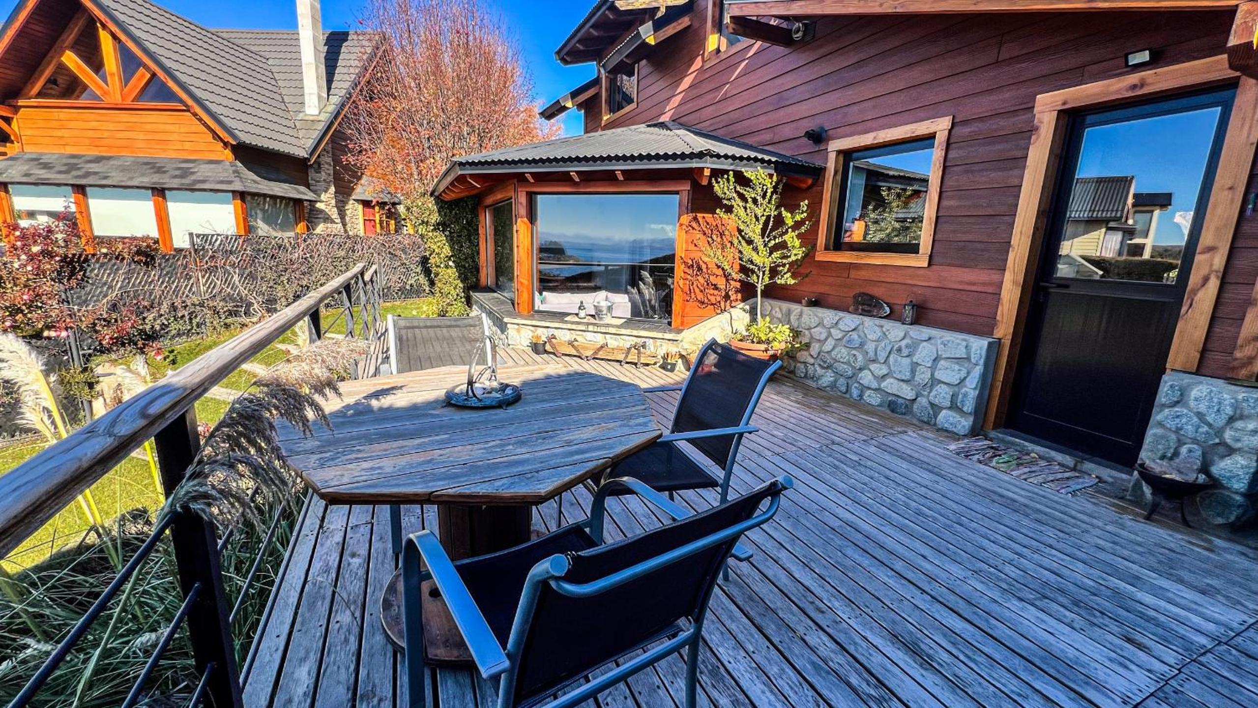 RentUp - Bariloche Casa con vista al Lago y Cerro Villegas