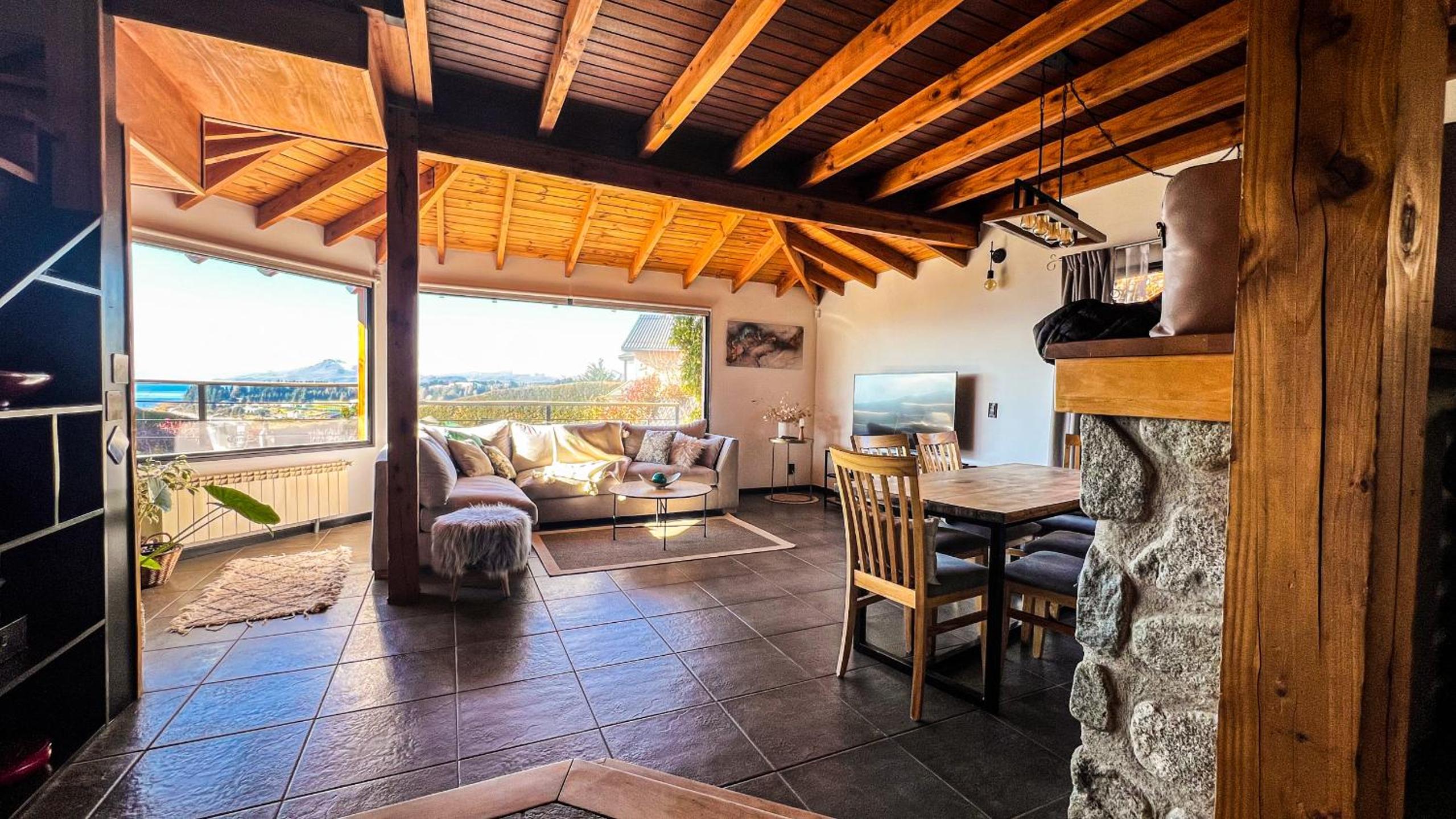RentUp - Bariloche Casa con vista al Lago y Cerro Villegas