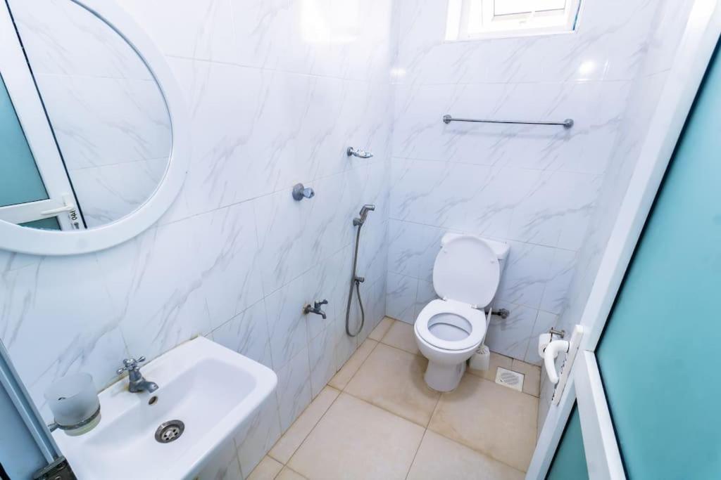 Savannah Bstan Luxury Apartment view 4