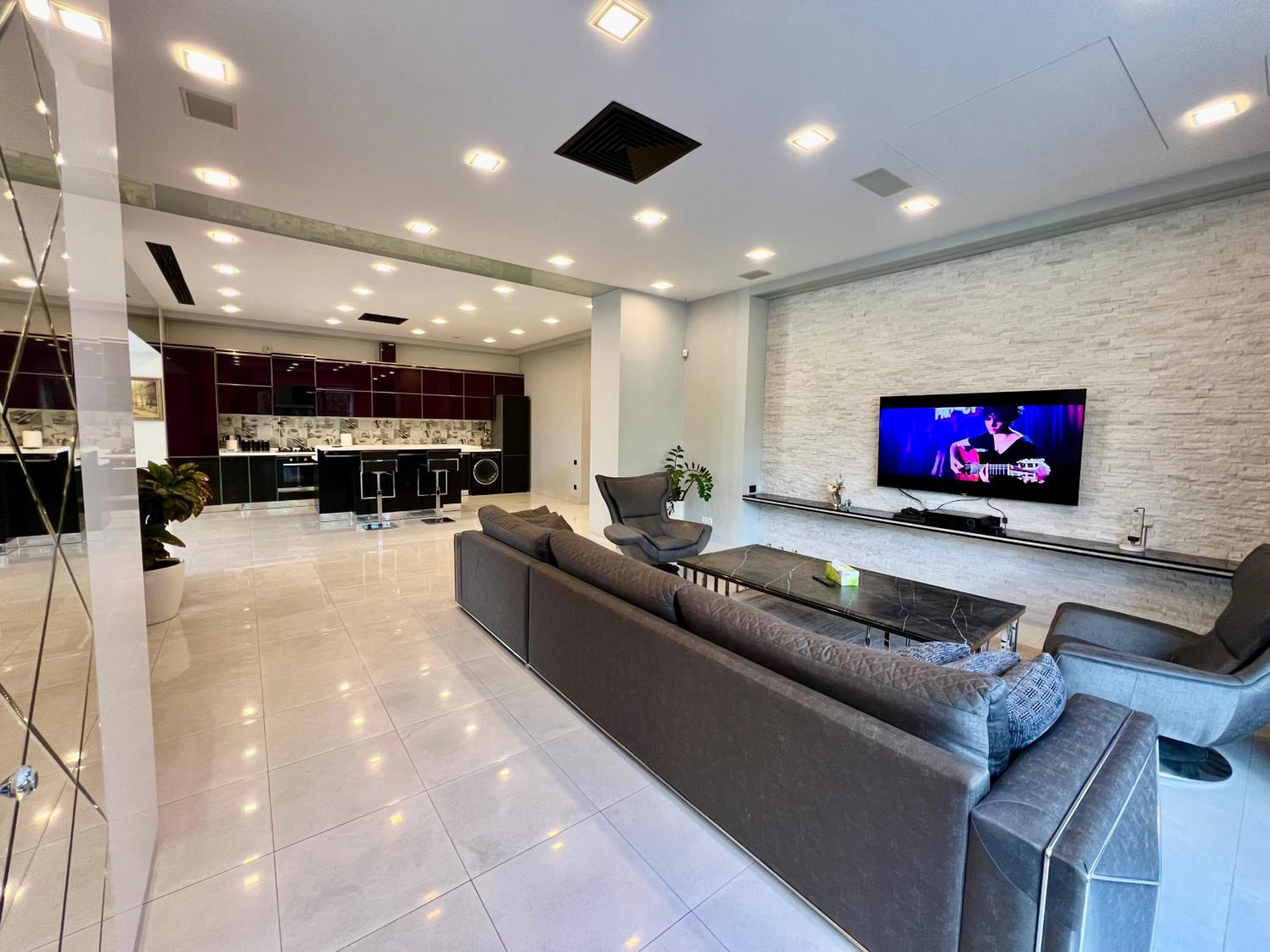 Luxury villa with Pool and Jacuzzi