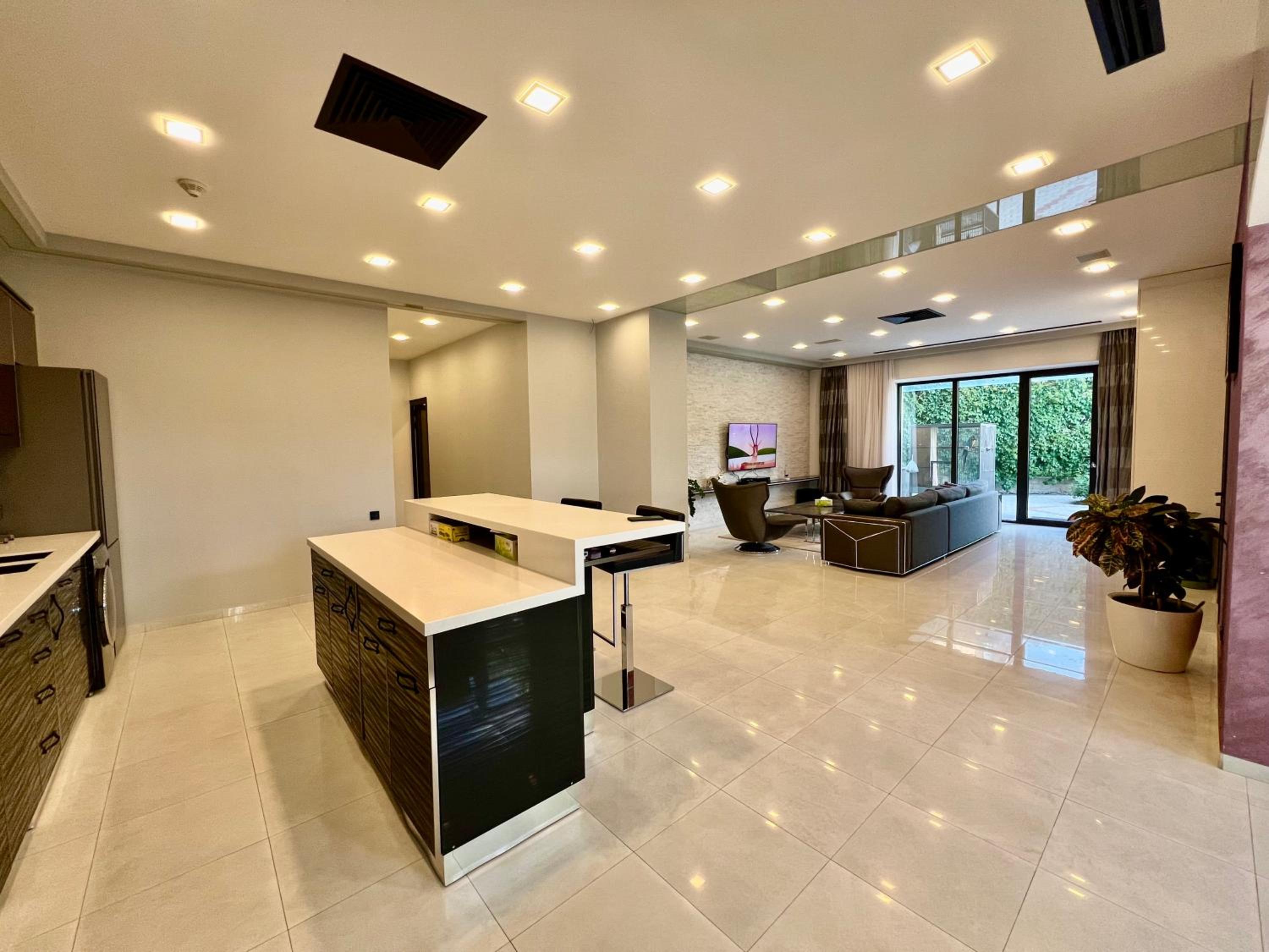 Luxury villa with Pool and Jacuzzi