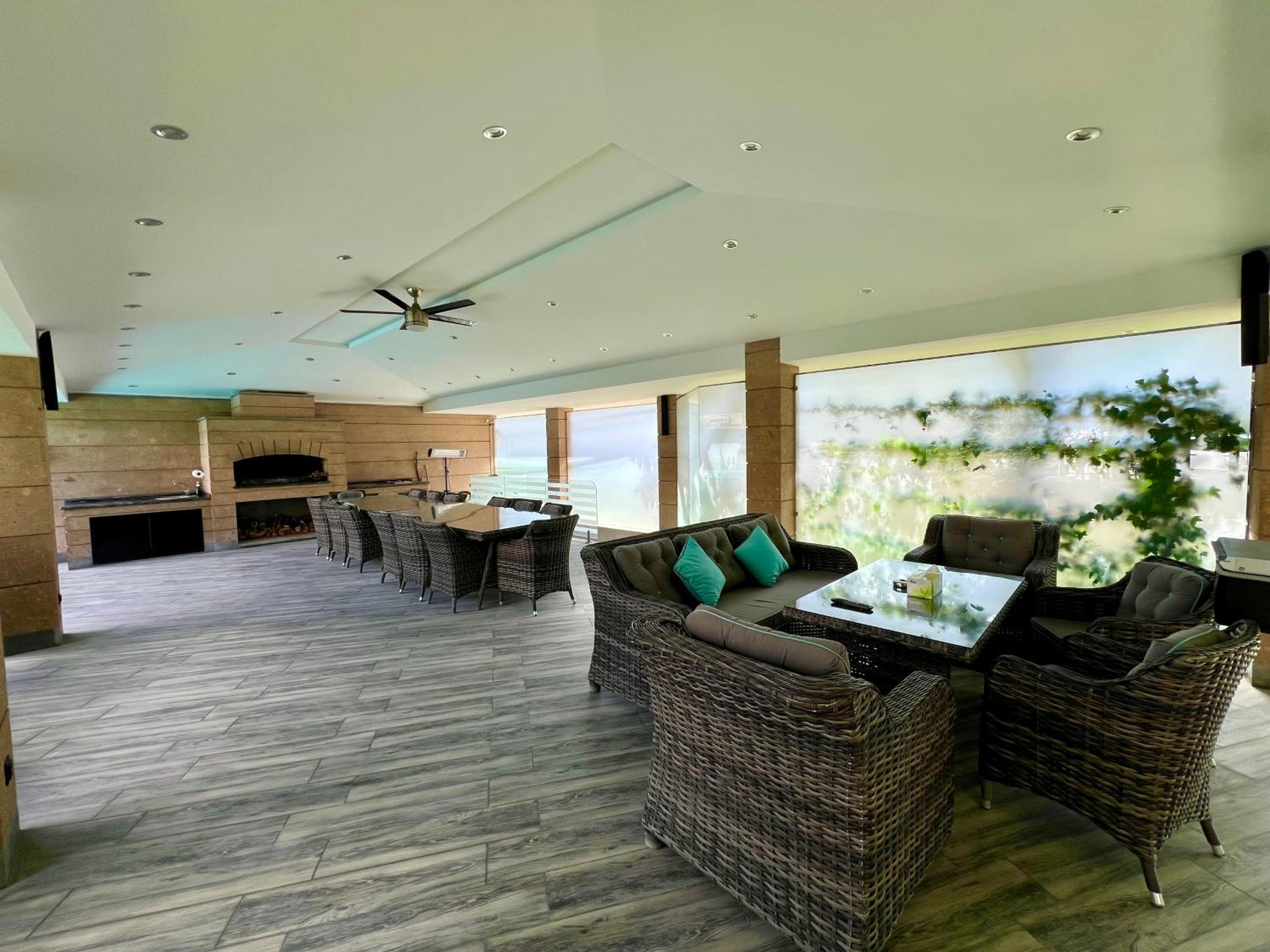 Luxury villa with Pool and Jacuzzi