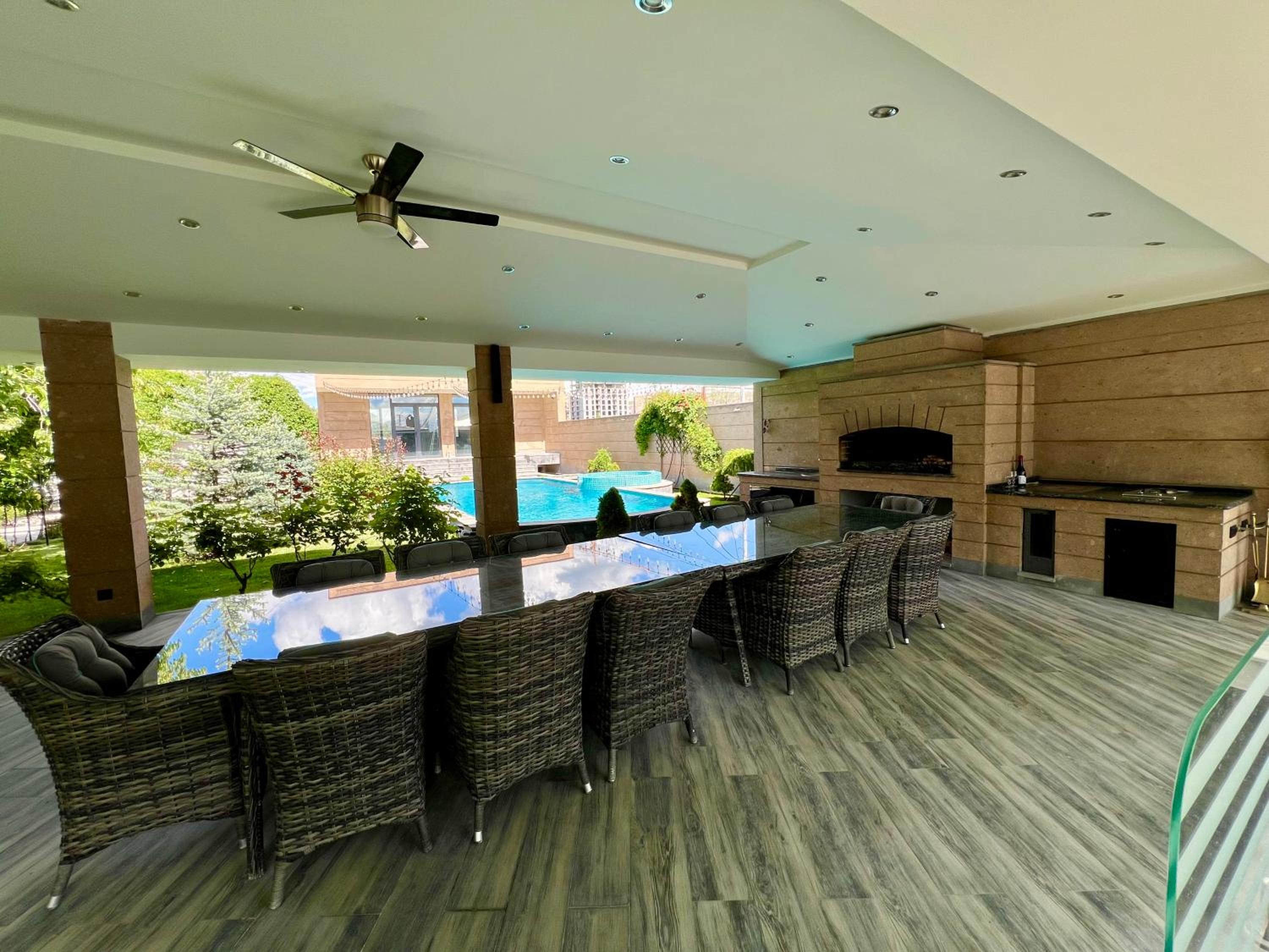 Luxury villa with Pool and Jacuzzi