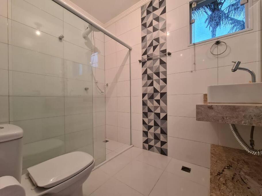 Casa com Piscina - Cond Fechado em Caraguatatuba - Praia da Mococa