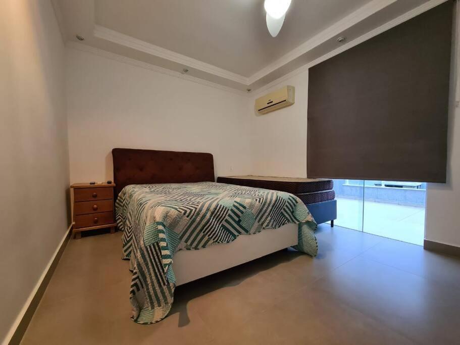 Casa com Piscina - Cond Fechado em Caraguatatuba - Praia da Mococa
