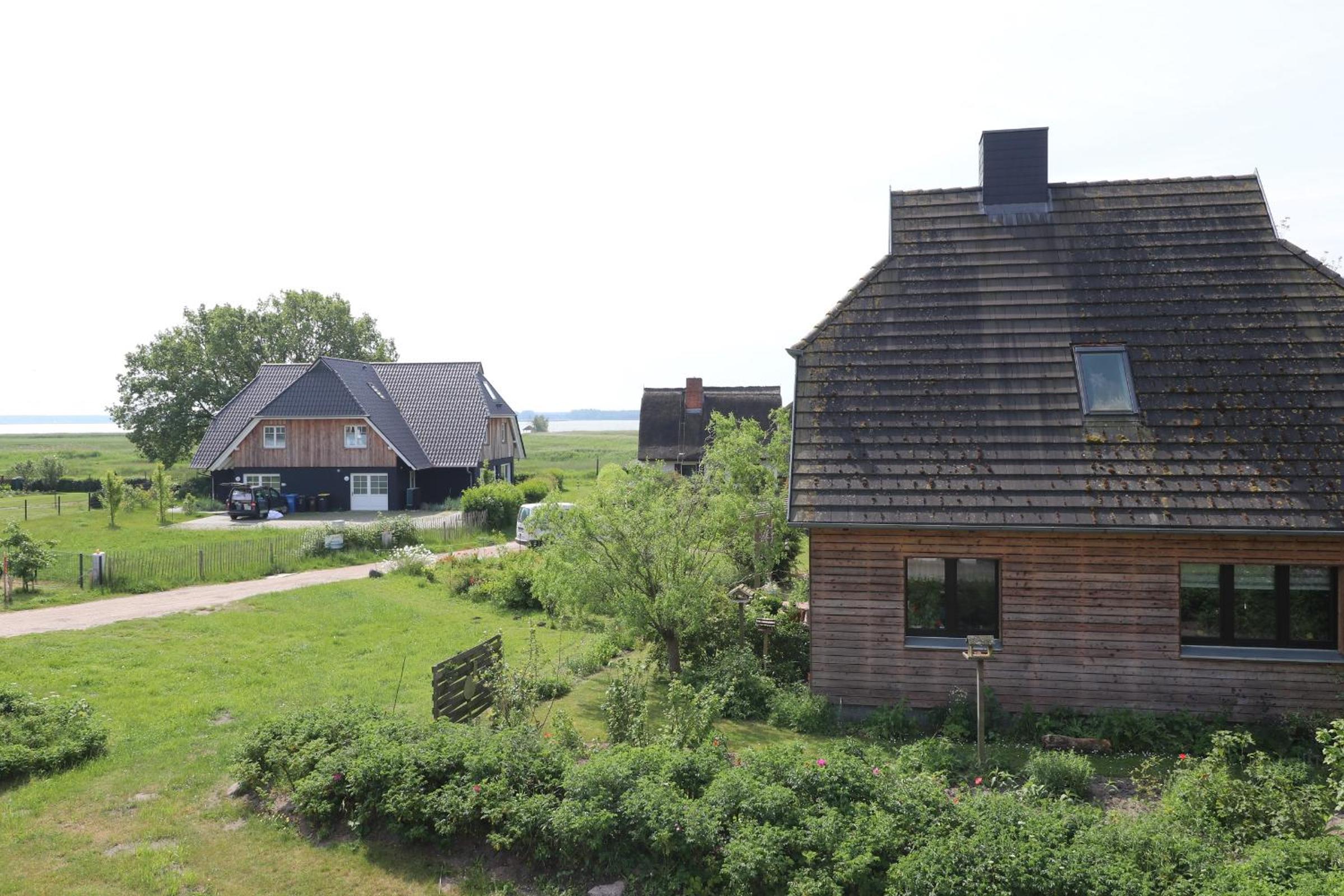 App 12, Holzerland