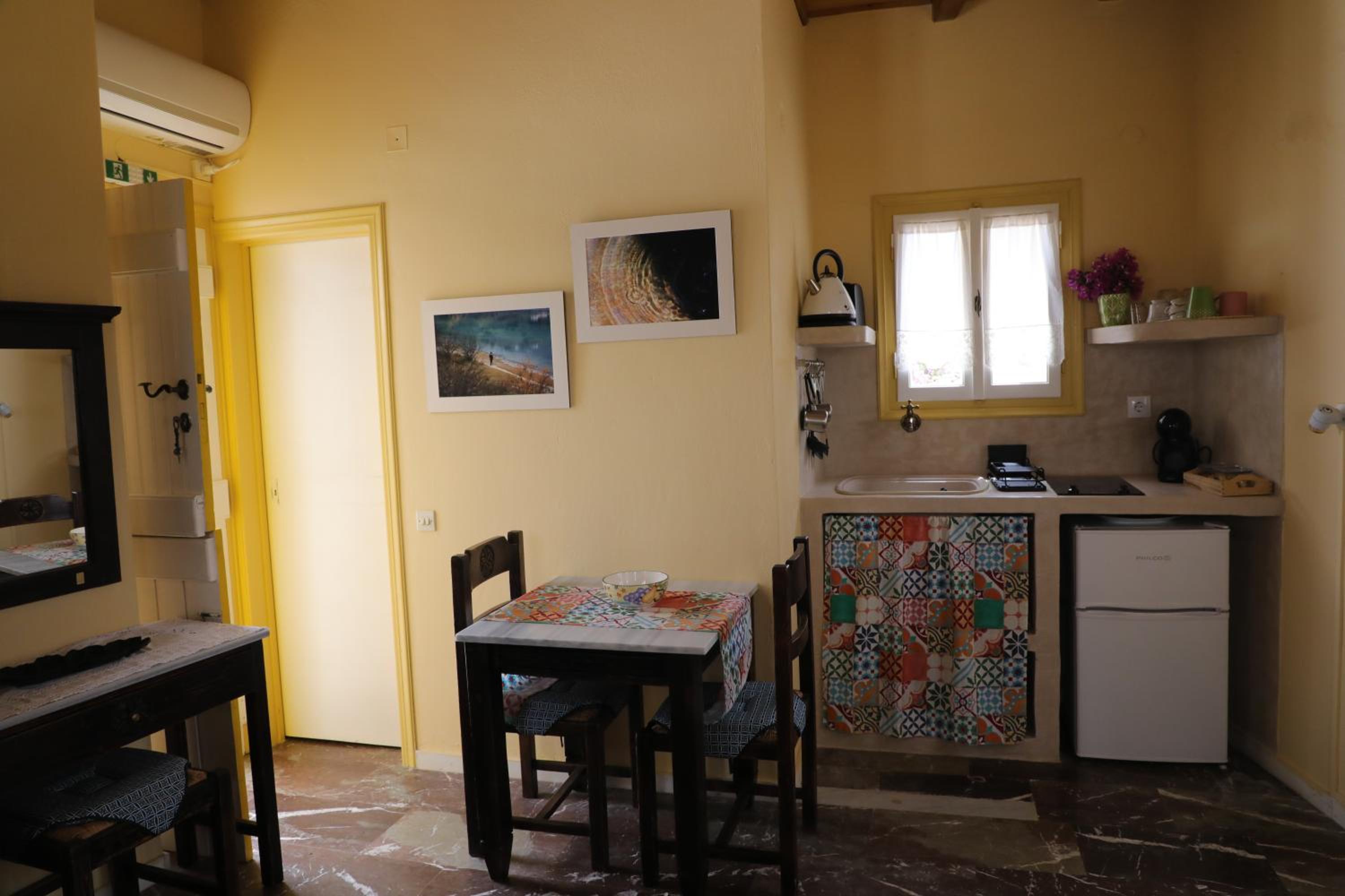 Panormos Apartments