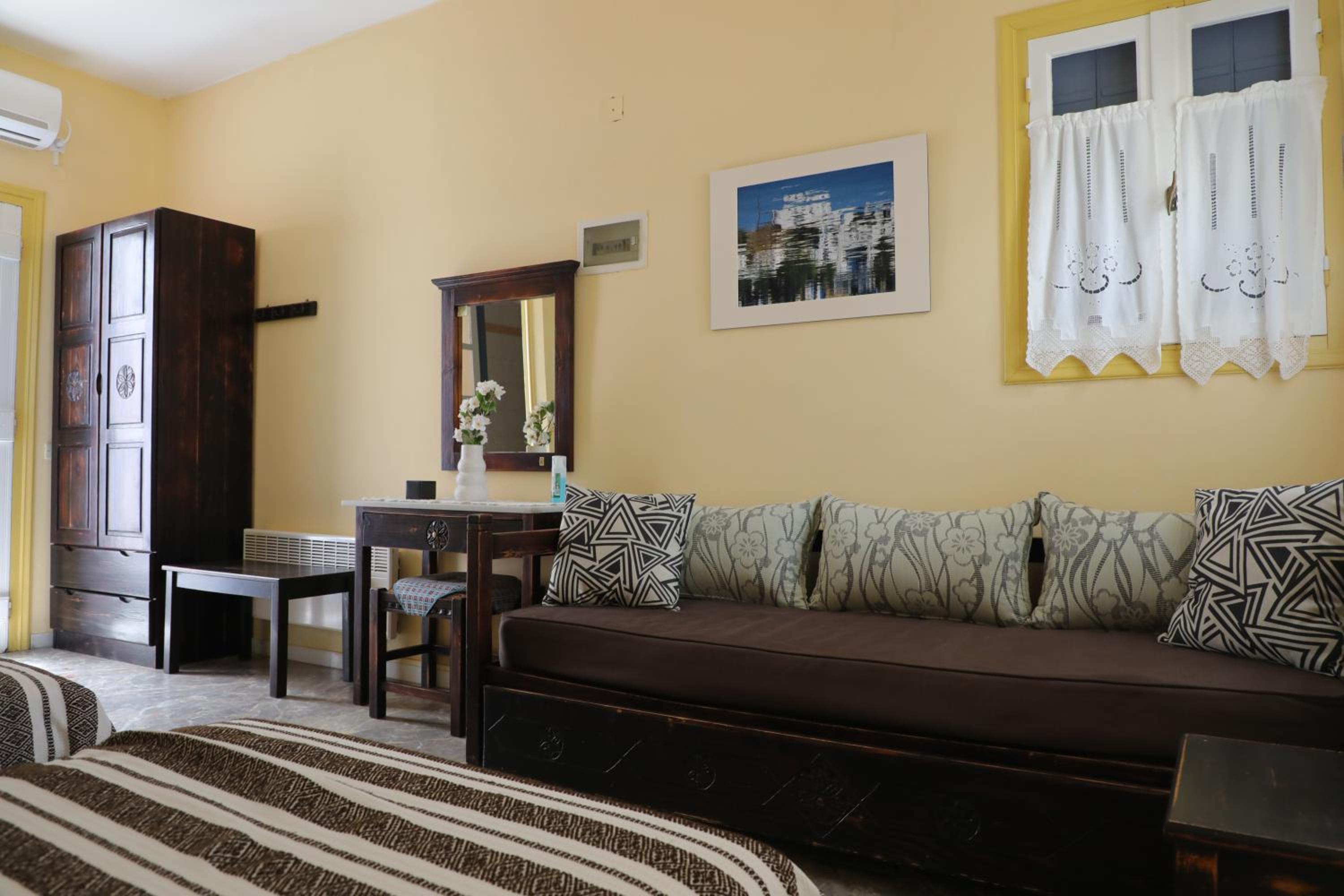 Panormos Apartments