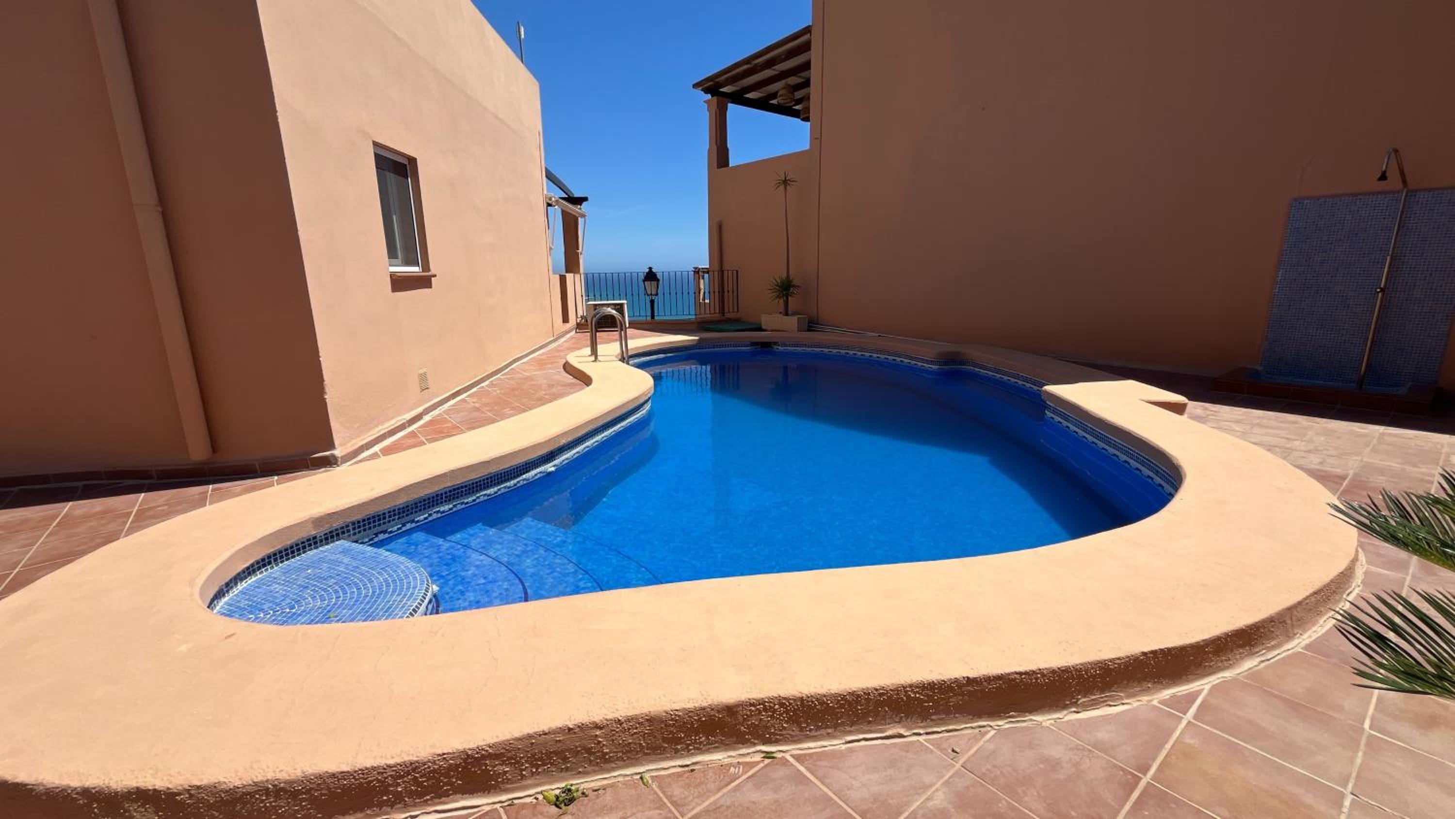 Moderna villa con impresionantes vistas