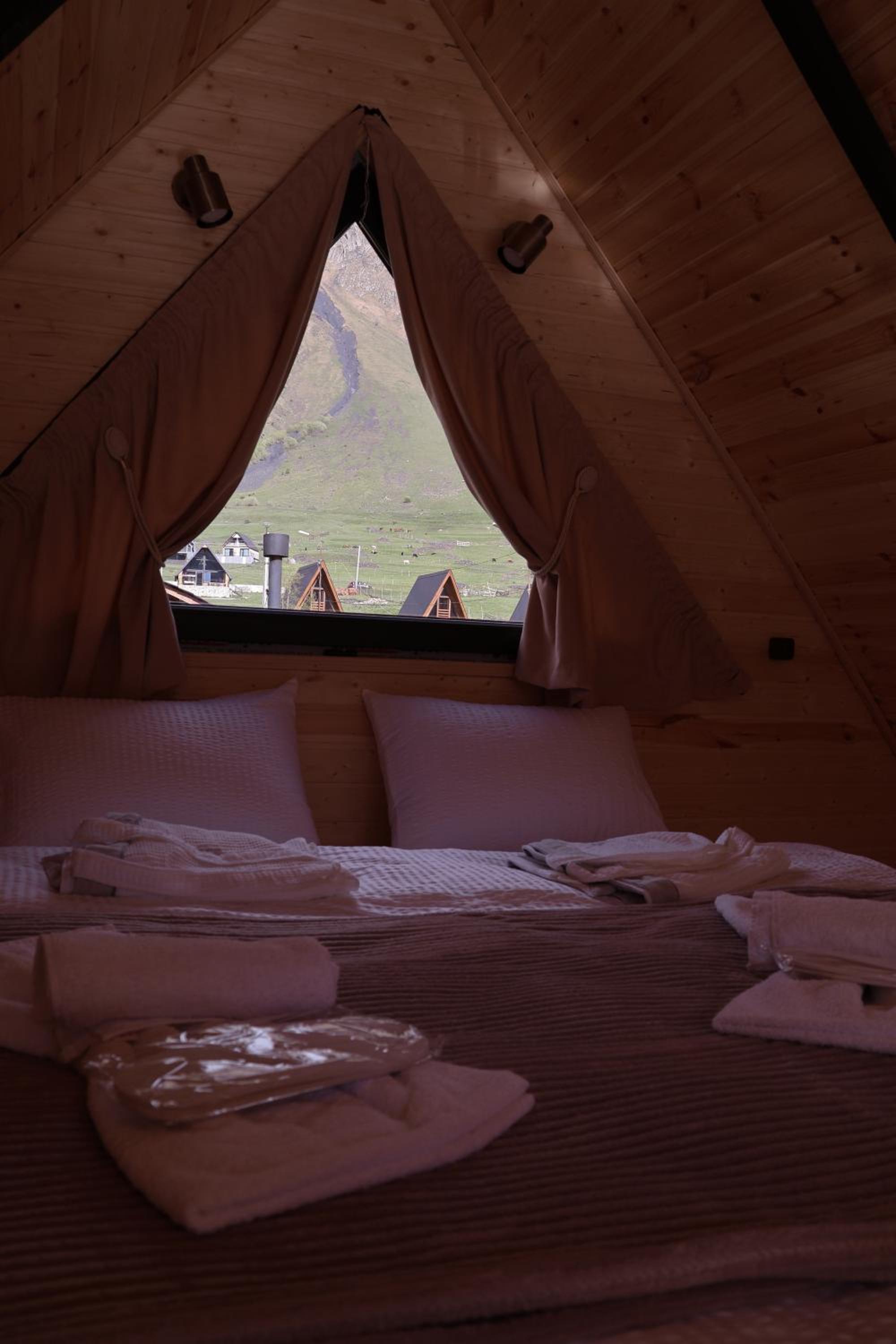 Outdoor Cottages Kazbegi