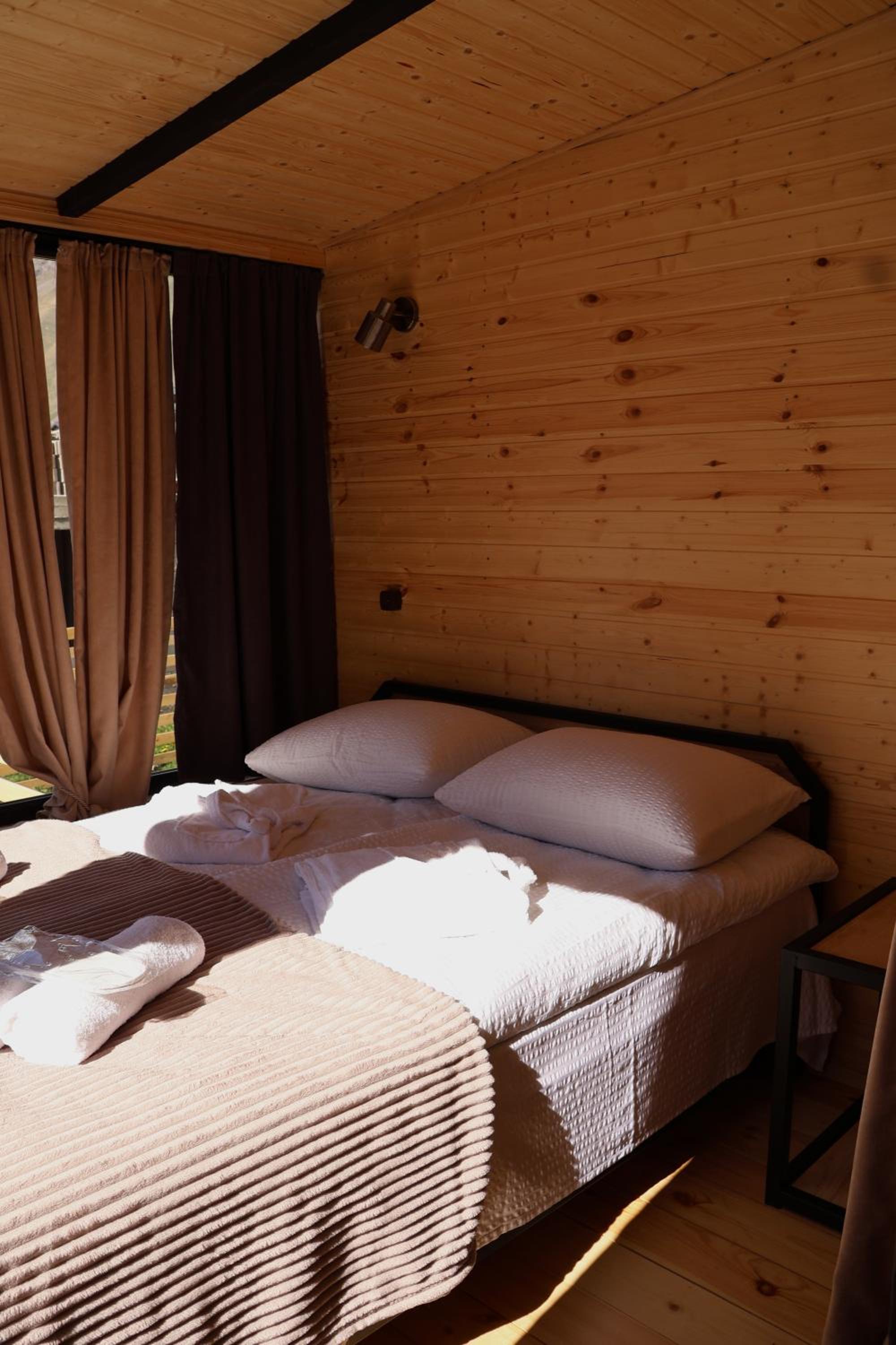 Outdoor Cottages Kazbegi