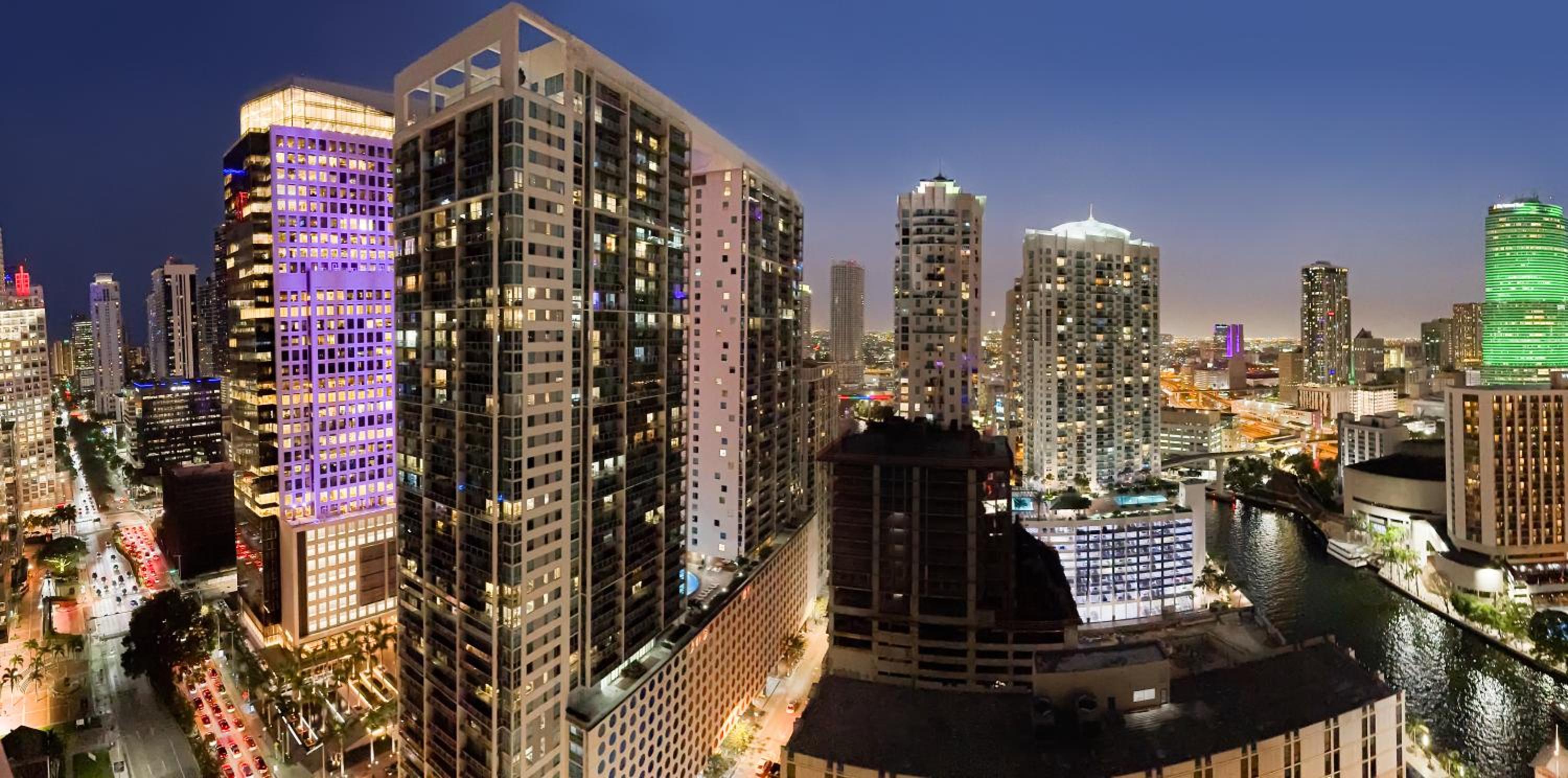 Hotel W Hotel Luxury High Rise - Image 1