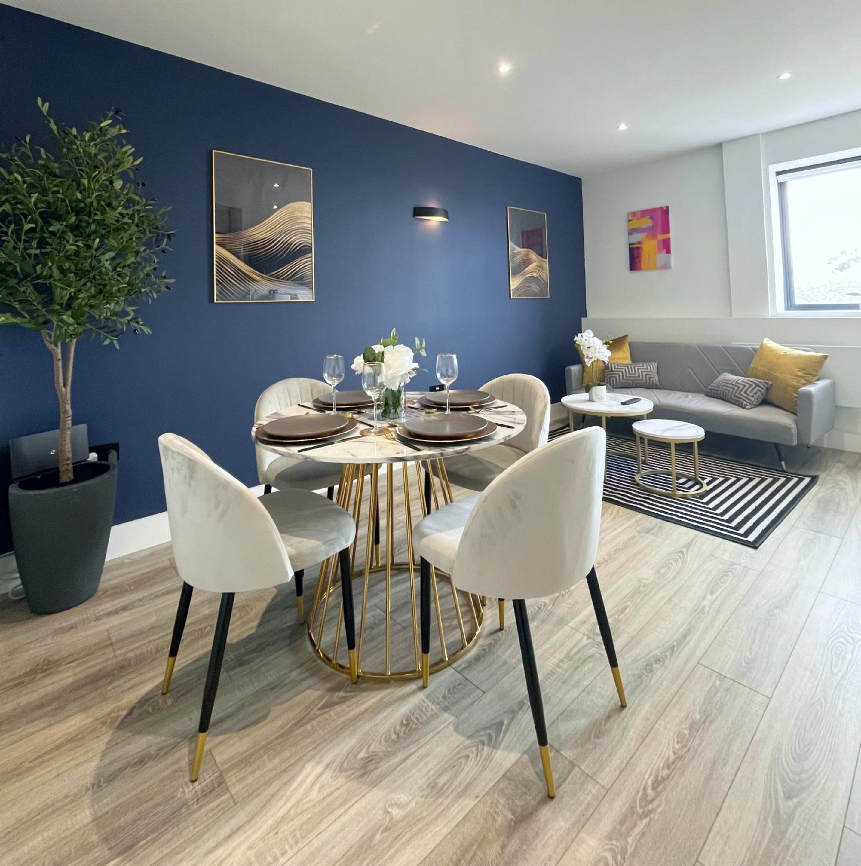 35 Vantage House
