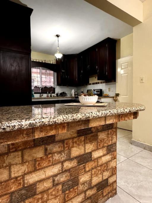 Jacuzzi privado y cama king parqueo exclusivo view 5