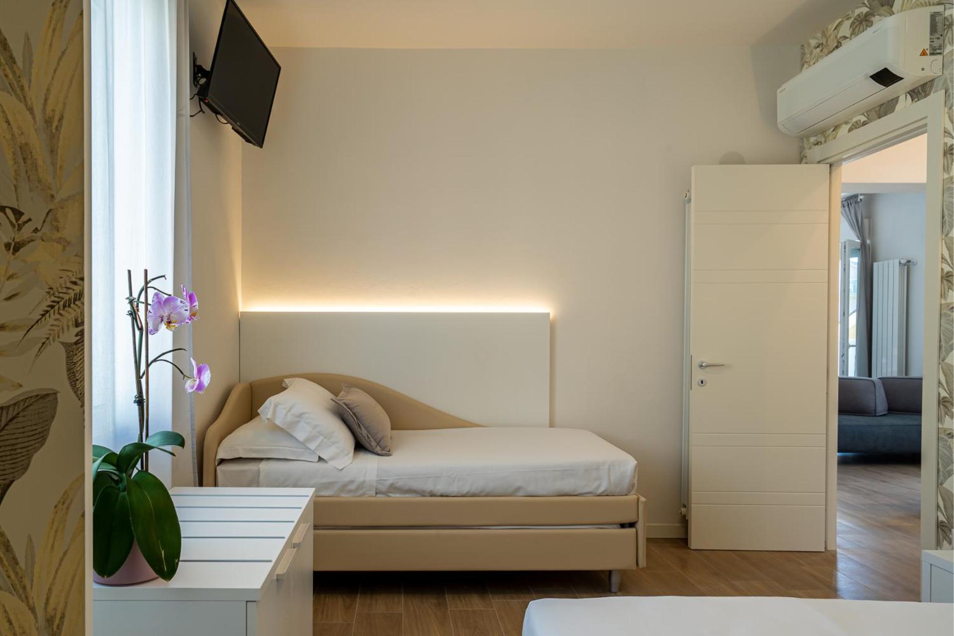 Villa Pra-tu Design Apartments a 100m dal Mare - P r a t u r e c c i Group photo 5