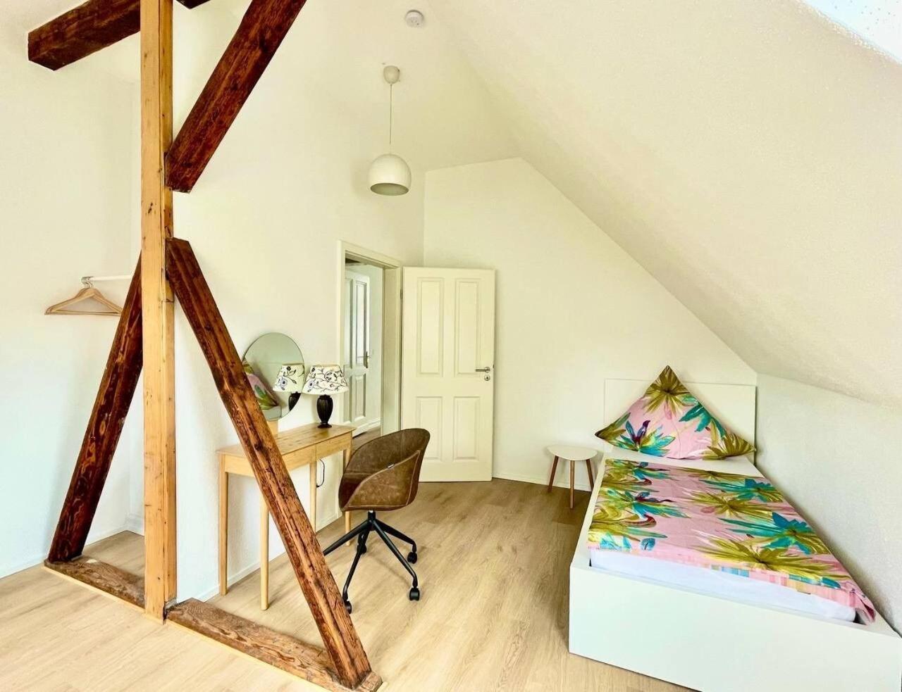Ferienhaus Villa EMG Velbert nah Düsseldorf Essen Dortmund, Familien Gruppen bis 27 Personen, 3 Küchen, Kaminofen, Terrasse
