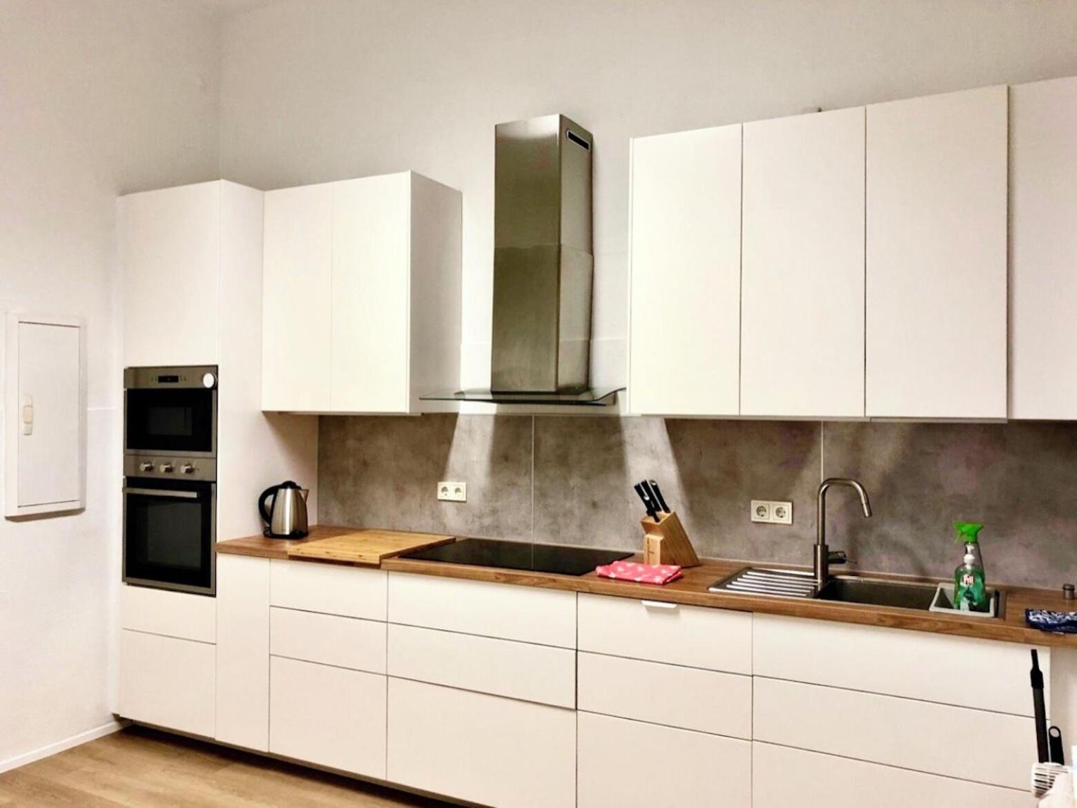 Ferienhaus Villa EMG Velbert nah Düsseldorf Essen Dortmund, Familien Gruppen bis 27 Personen, 3 Küchen, Kaminofen, Terrasse