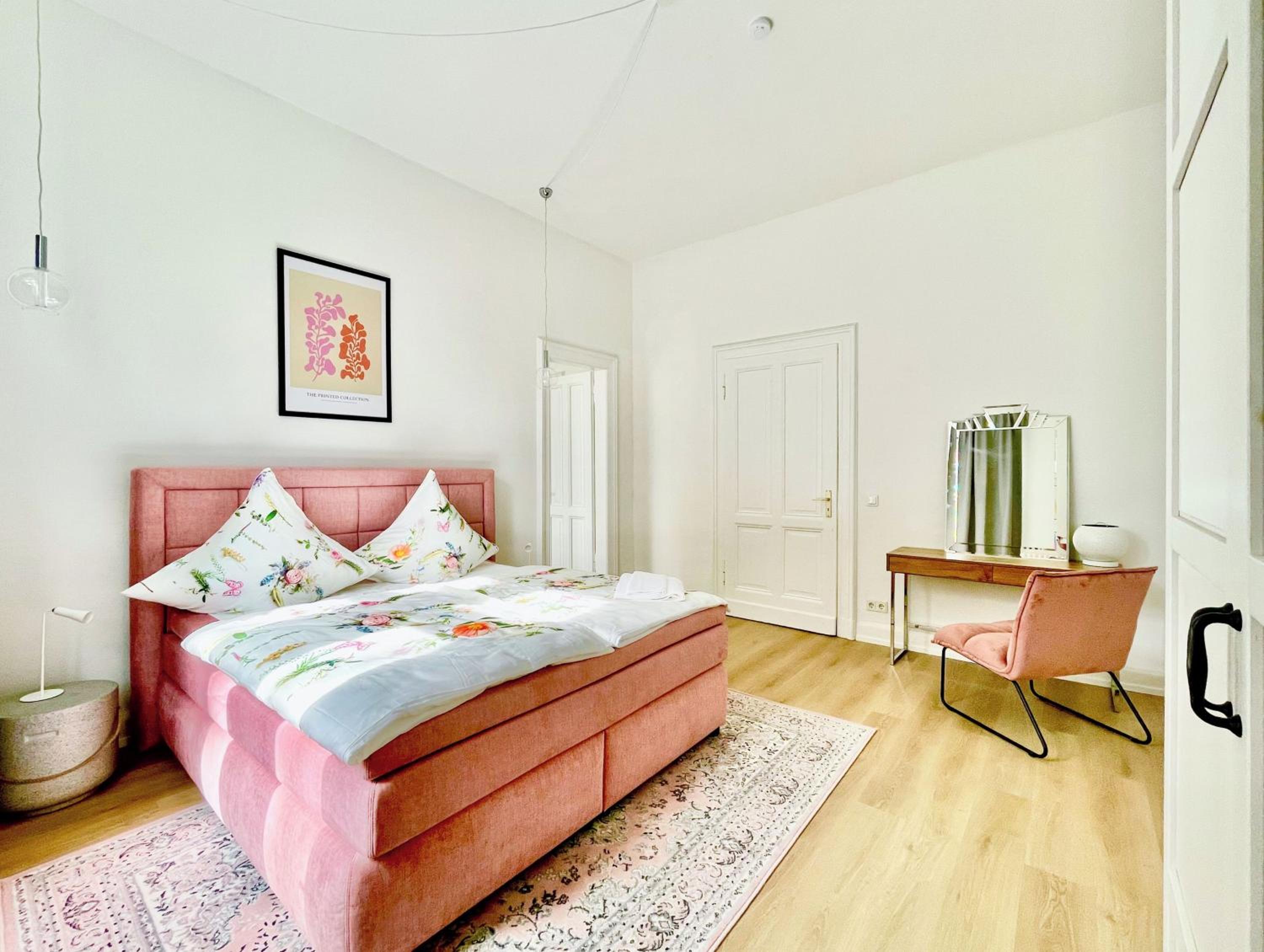 Ferienhaus Villa EMG Velbert nah Düsseldorf Essen Dortmund, Familien Gruppen bis 27 Personen, 3 Küchen, Kaminofen, Terrasse