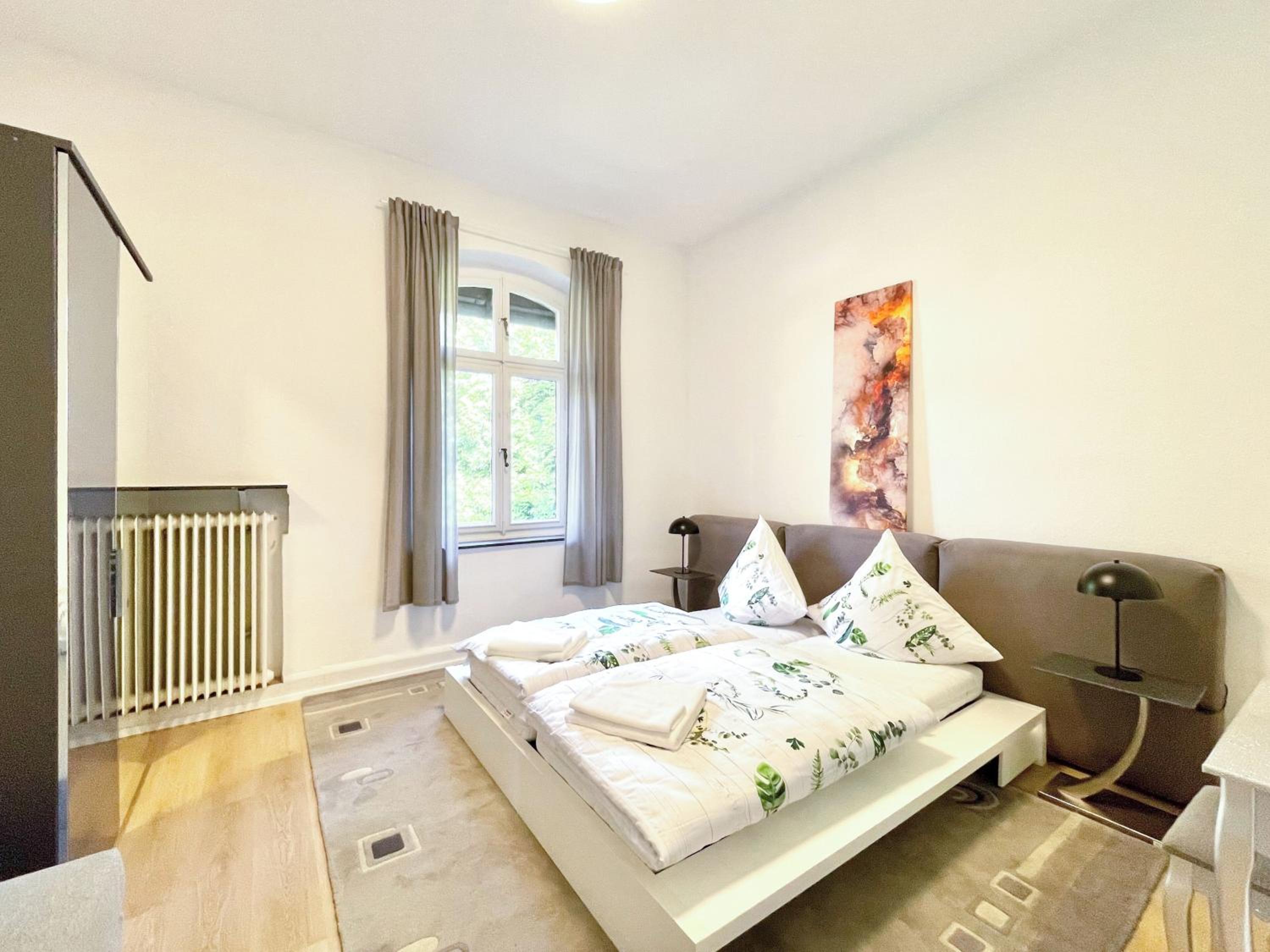Ferienhaus Villa EMG Velbert nah Düsseldorf Essen Dortmund, Familien Gruppen bis 27 Personen, 3 Küchen, Kaminofen, Terrasse