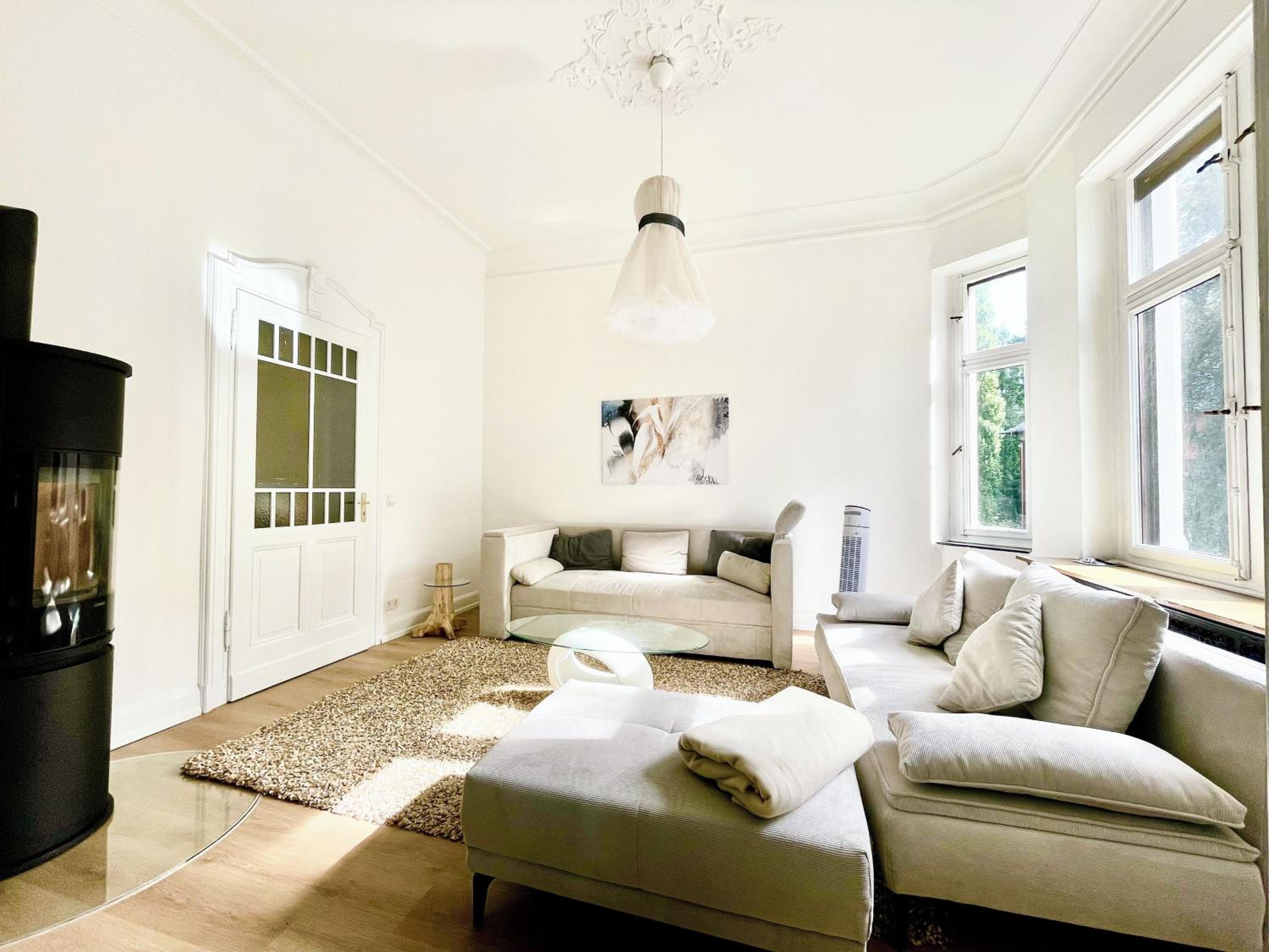 Ferienhaus Villa EMG Velbert nah Düsseldorf Essen Dortmund, Familien Gruppen bis 27 Personen, 3 Küchen, Kaminofen, Terrasse