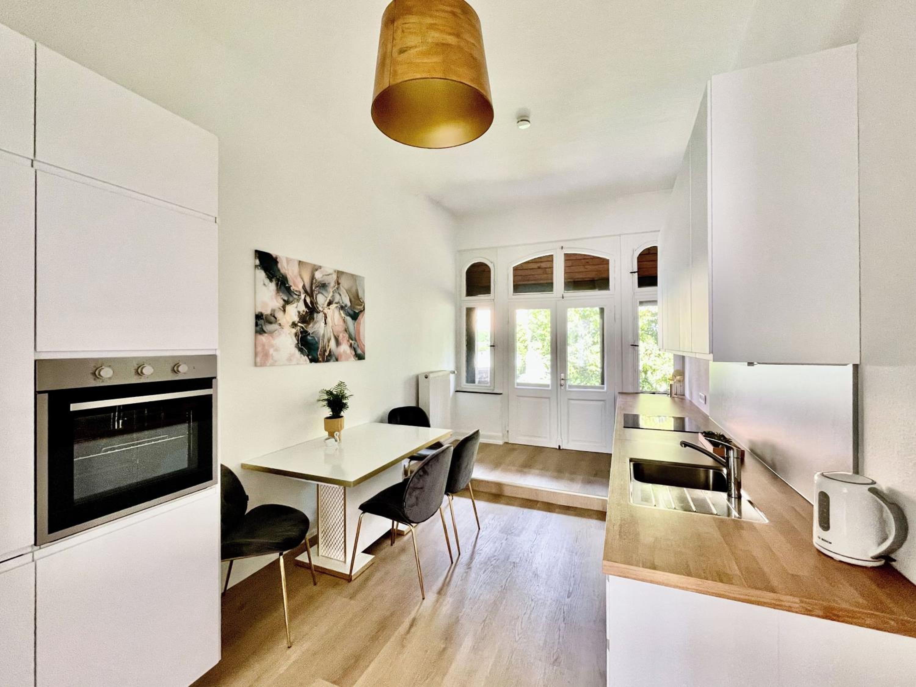 Ferienhaus Villa EMG Velbert nah Düsseldorf Essen Dortmund, Familien Gruppen bis 27 Personen, 3 Küchen, Kaminofen, Terrasse