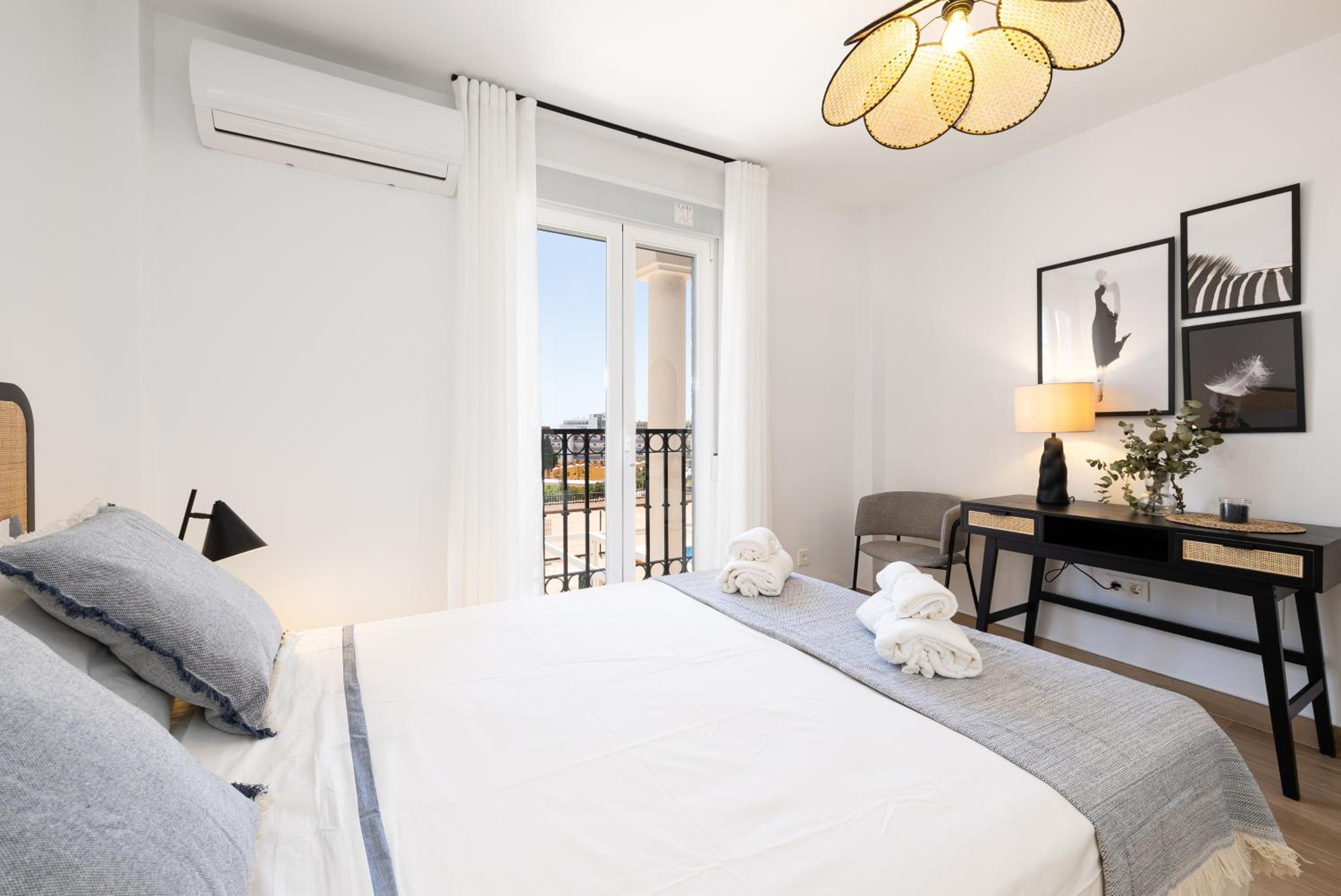 Duplex Sea Views with Terrace by AORA STAY photo 4